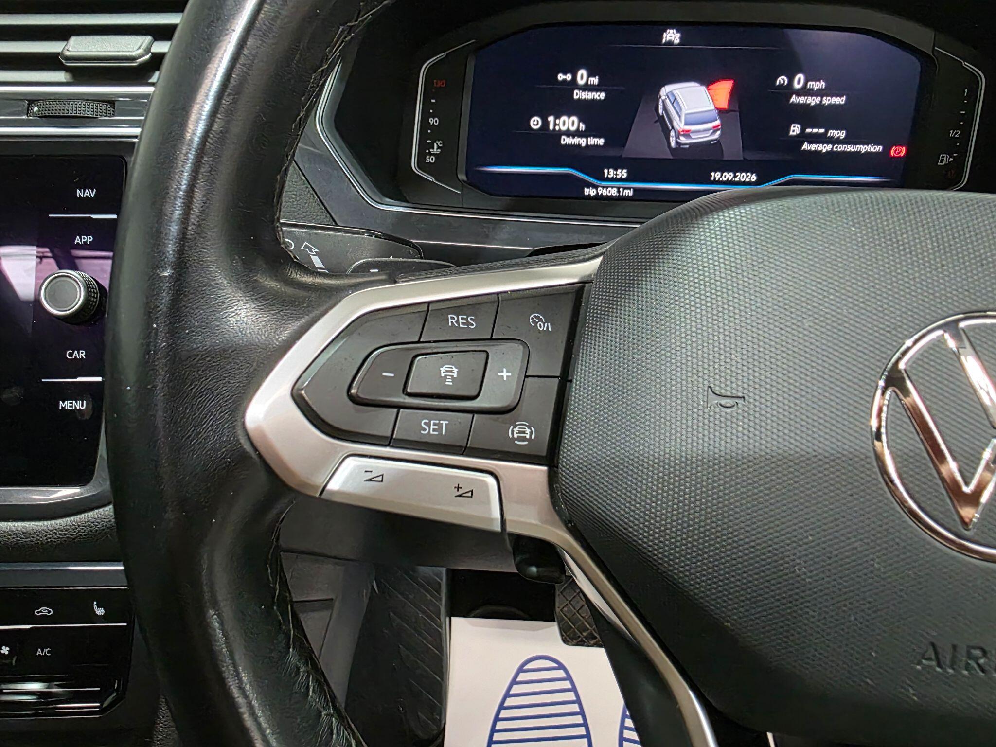 Volkswagen Tiguan Allspace view 19