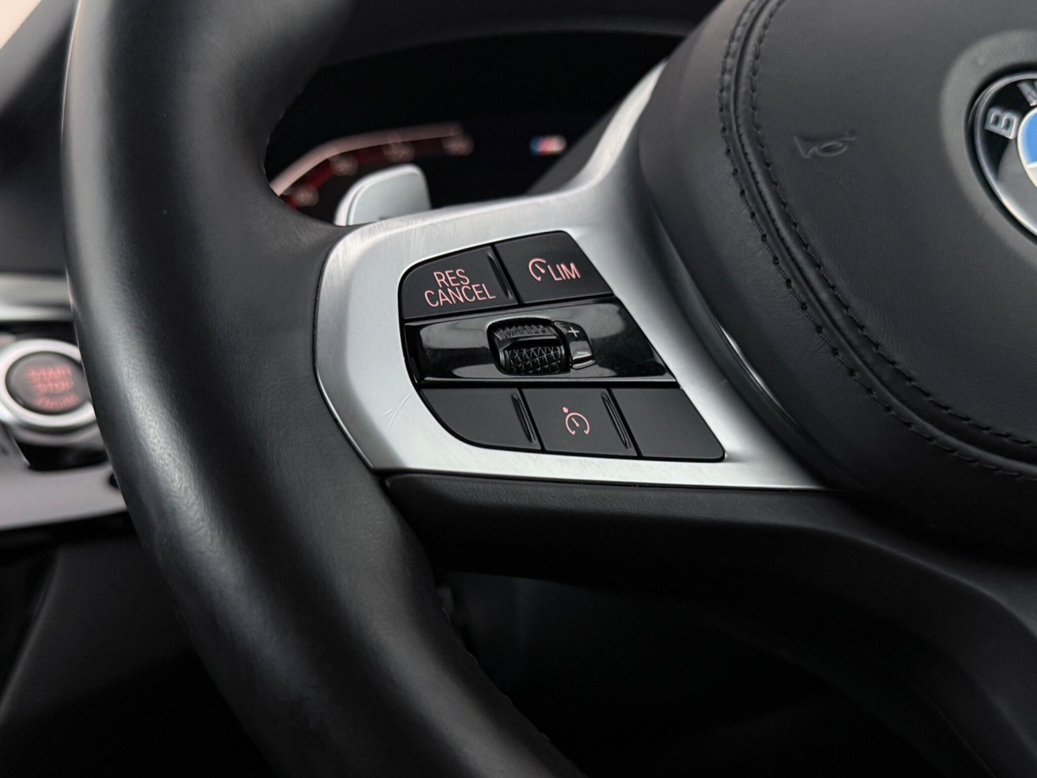 BMW 5 Series view 13