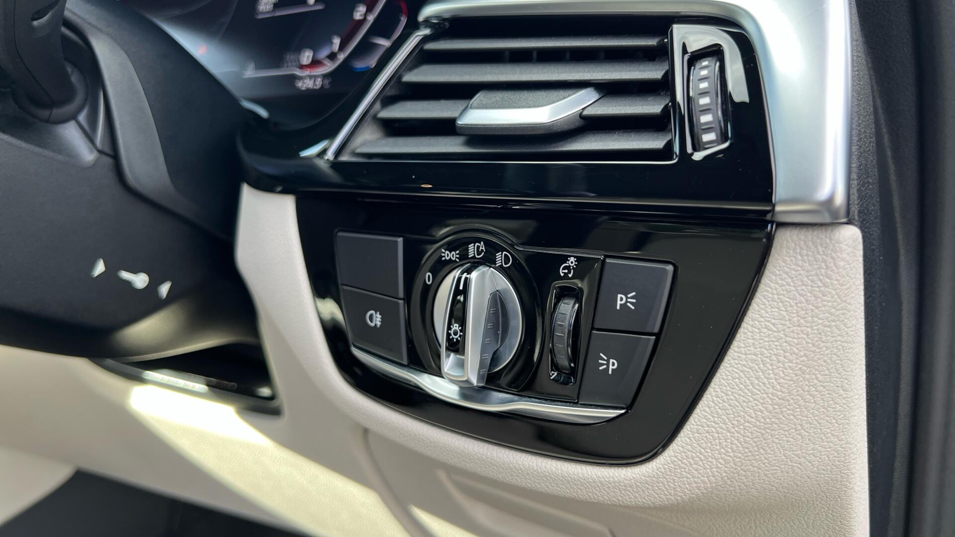 BMW 5 Series view 32