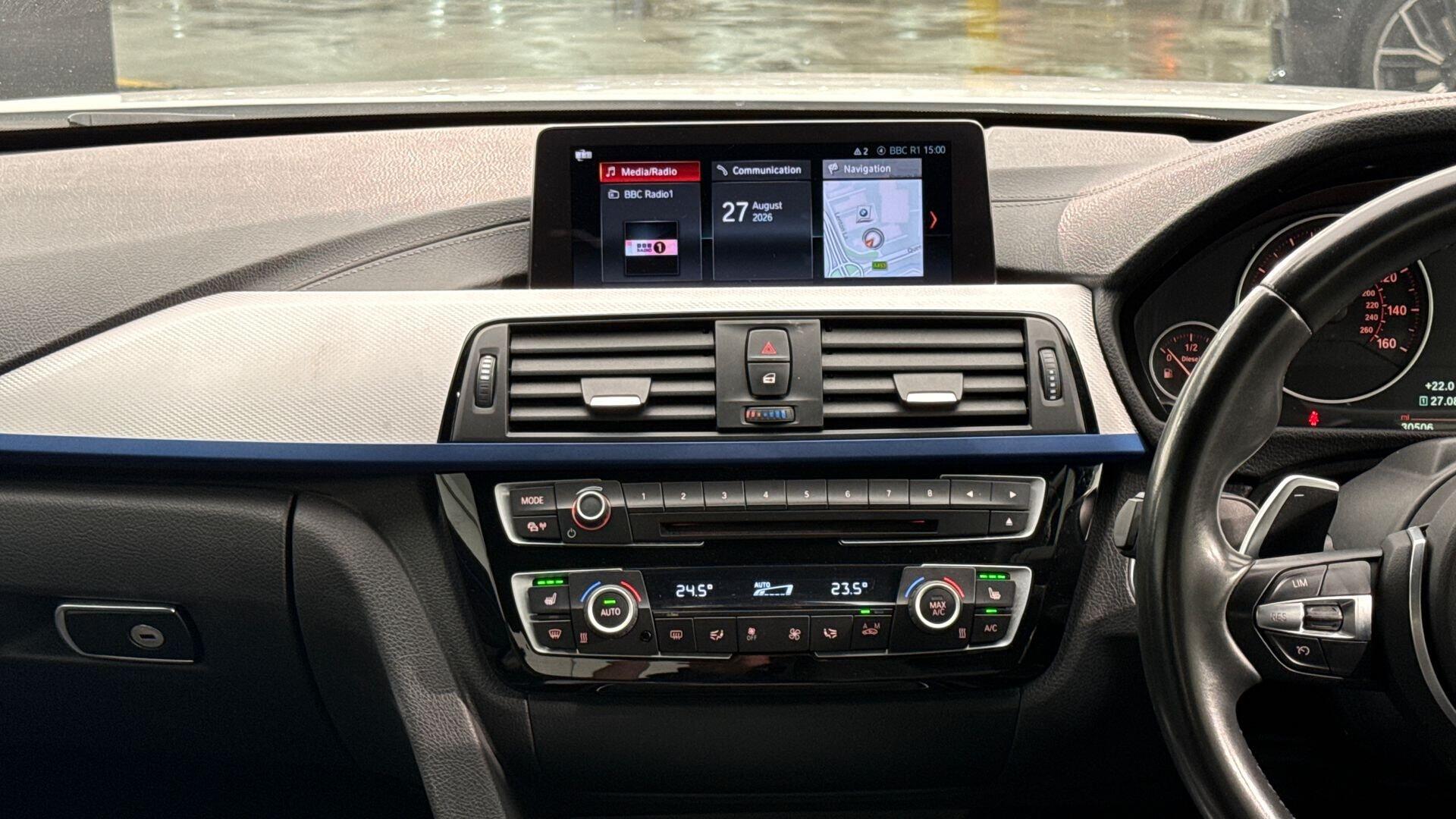 BMW 4 Series view 11