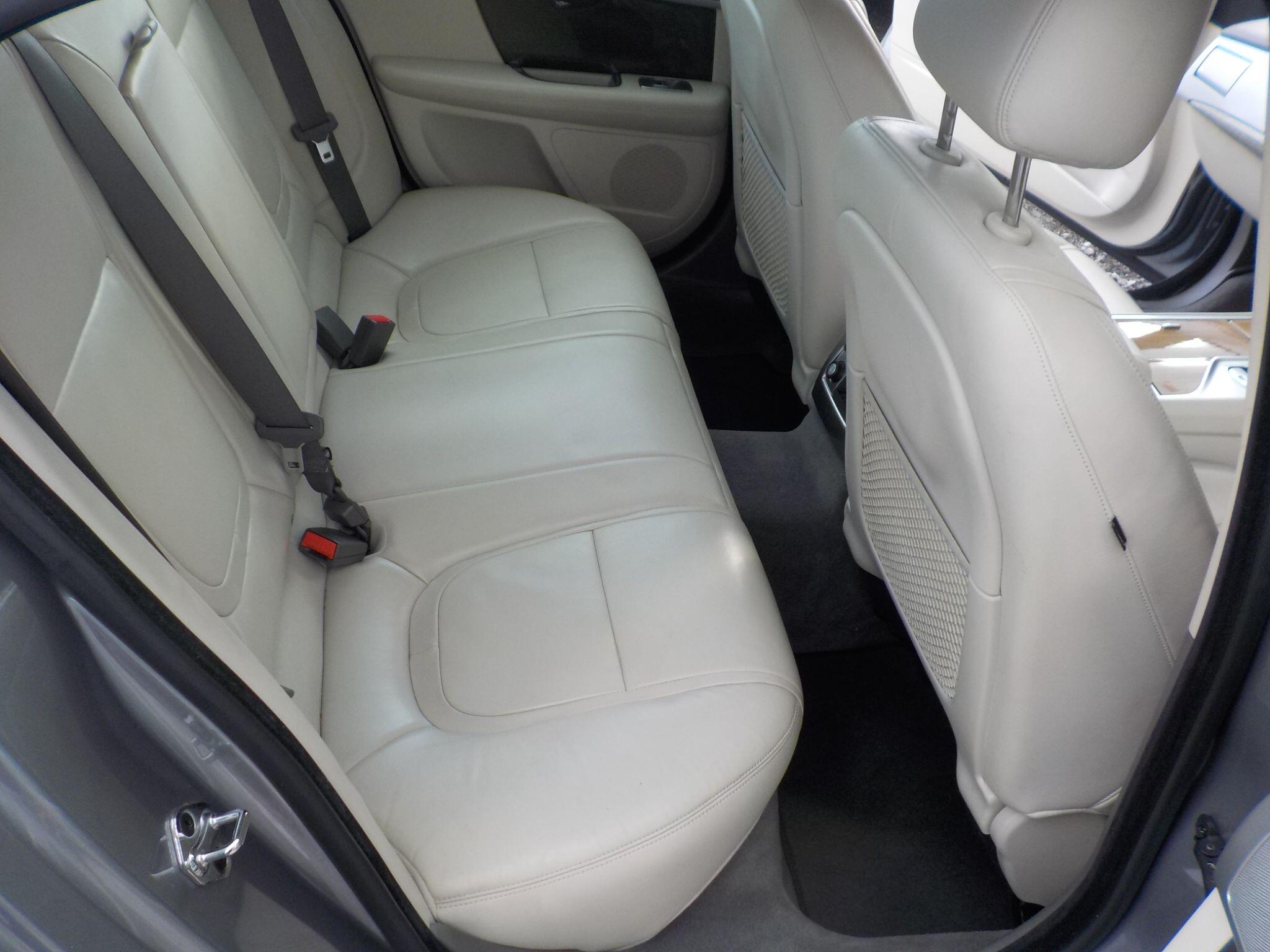 Jaguar XF 3.0d V6 Premium Luxury Auto Euro 5 4dr