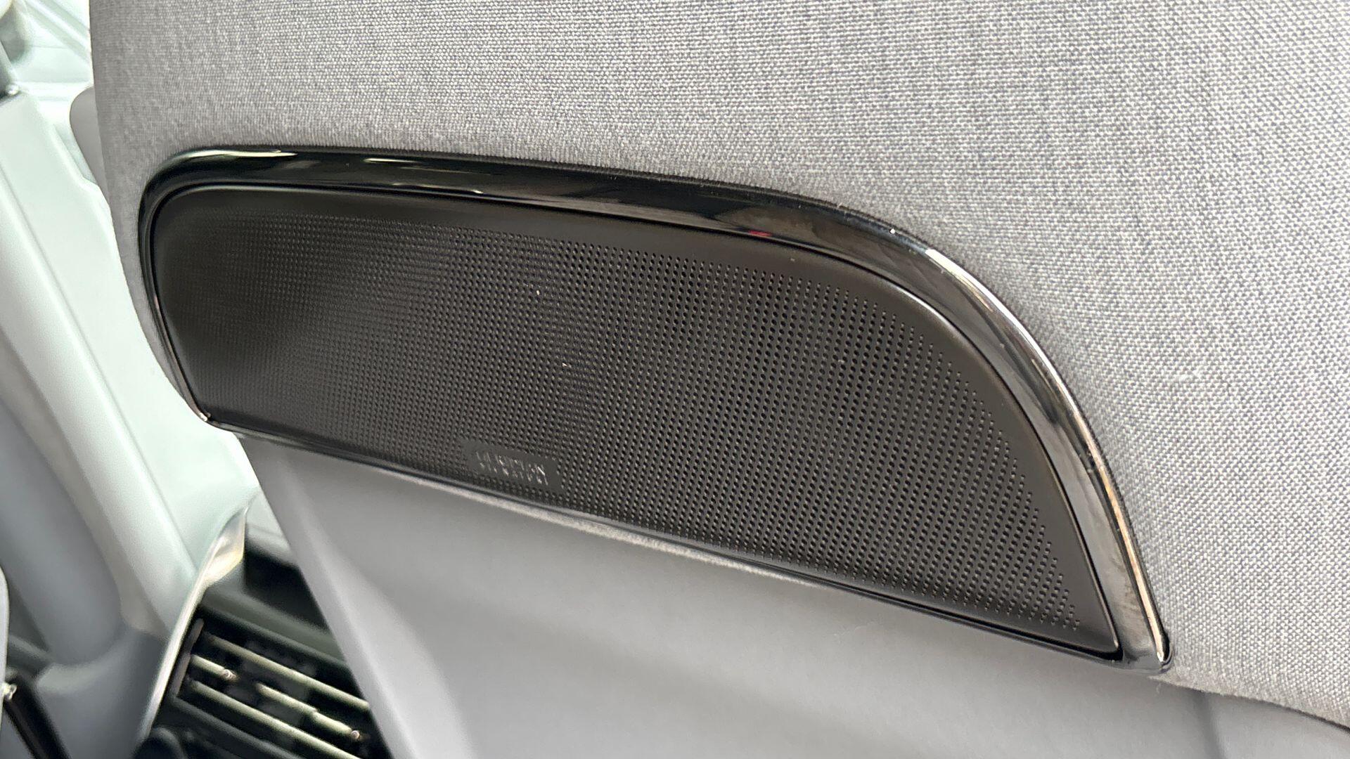 Land Rover Range Rover view 27