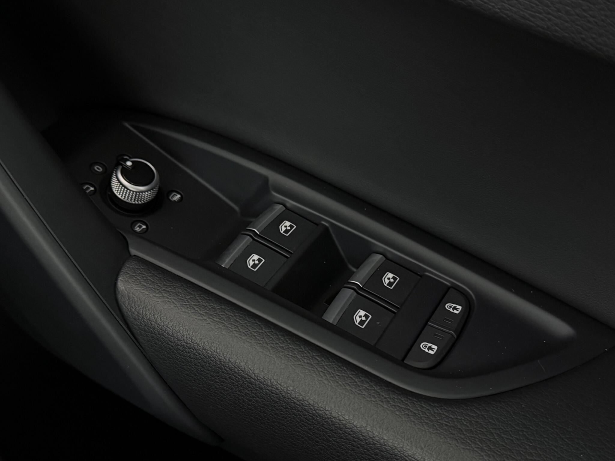 Audi Q5 view 21
