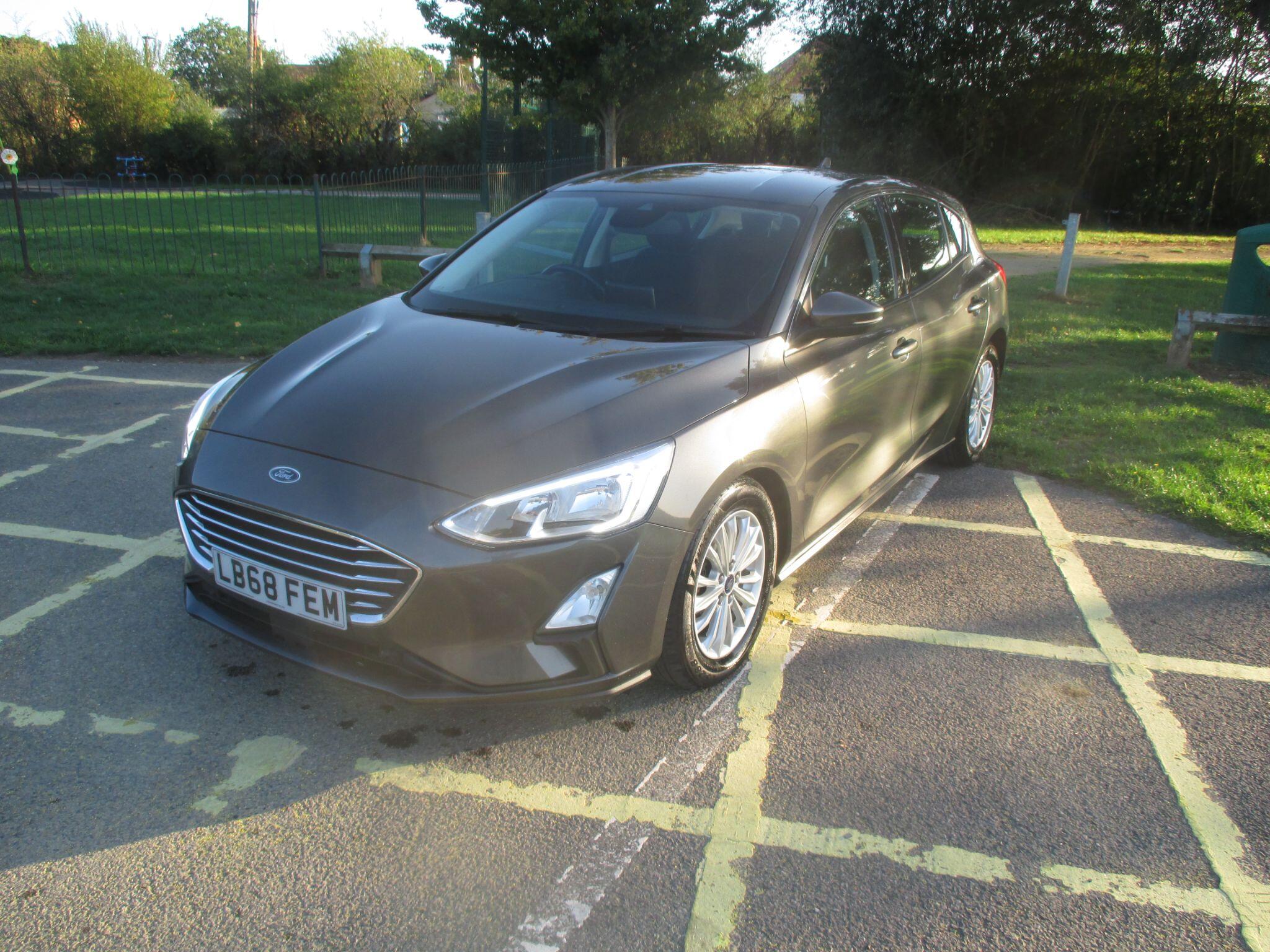Ford Focus view 24