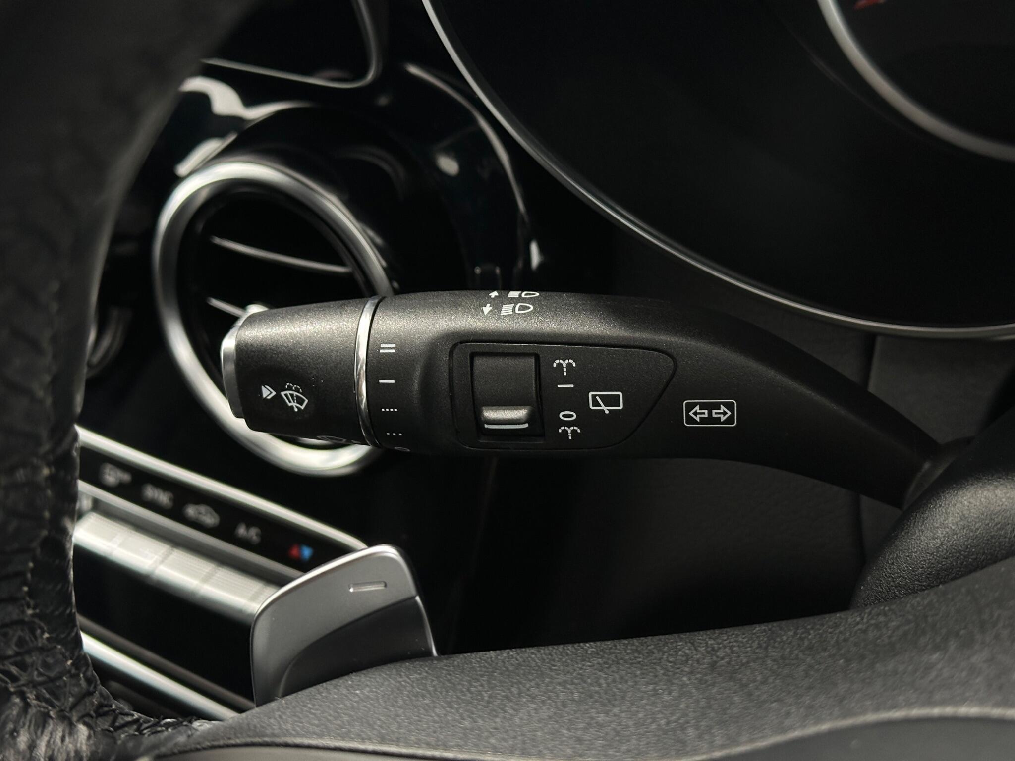 Mercedes-Benz C-Class view 14