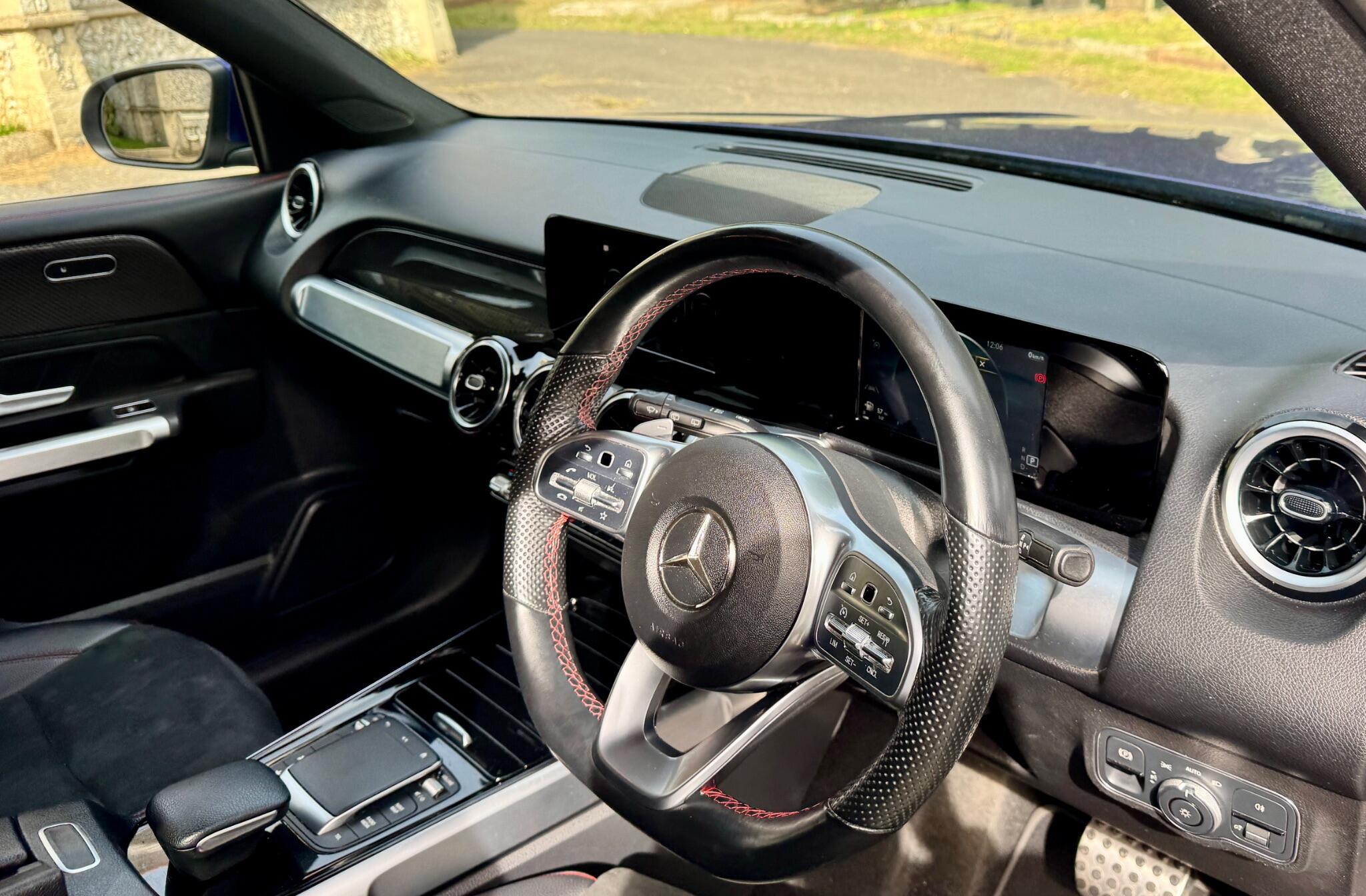 Mercedes-Benz GLB view 28