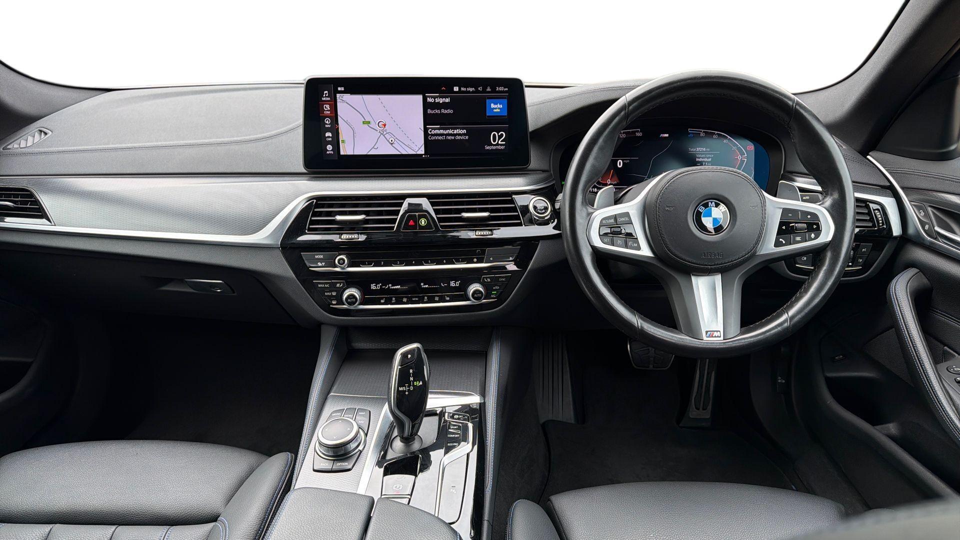 BMW 5 Series view 4