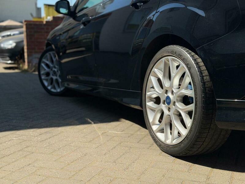 Ford Focus view 23