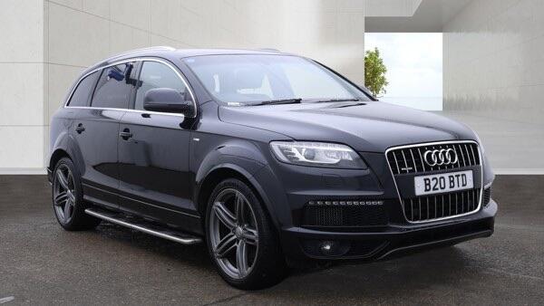 Audi Q7 view 3