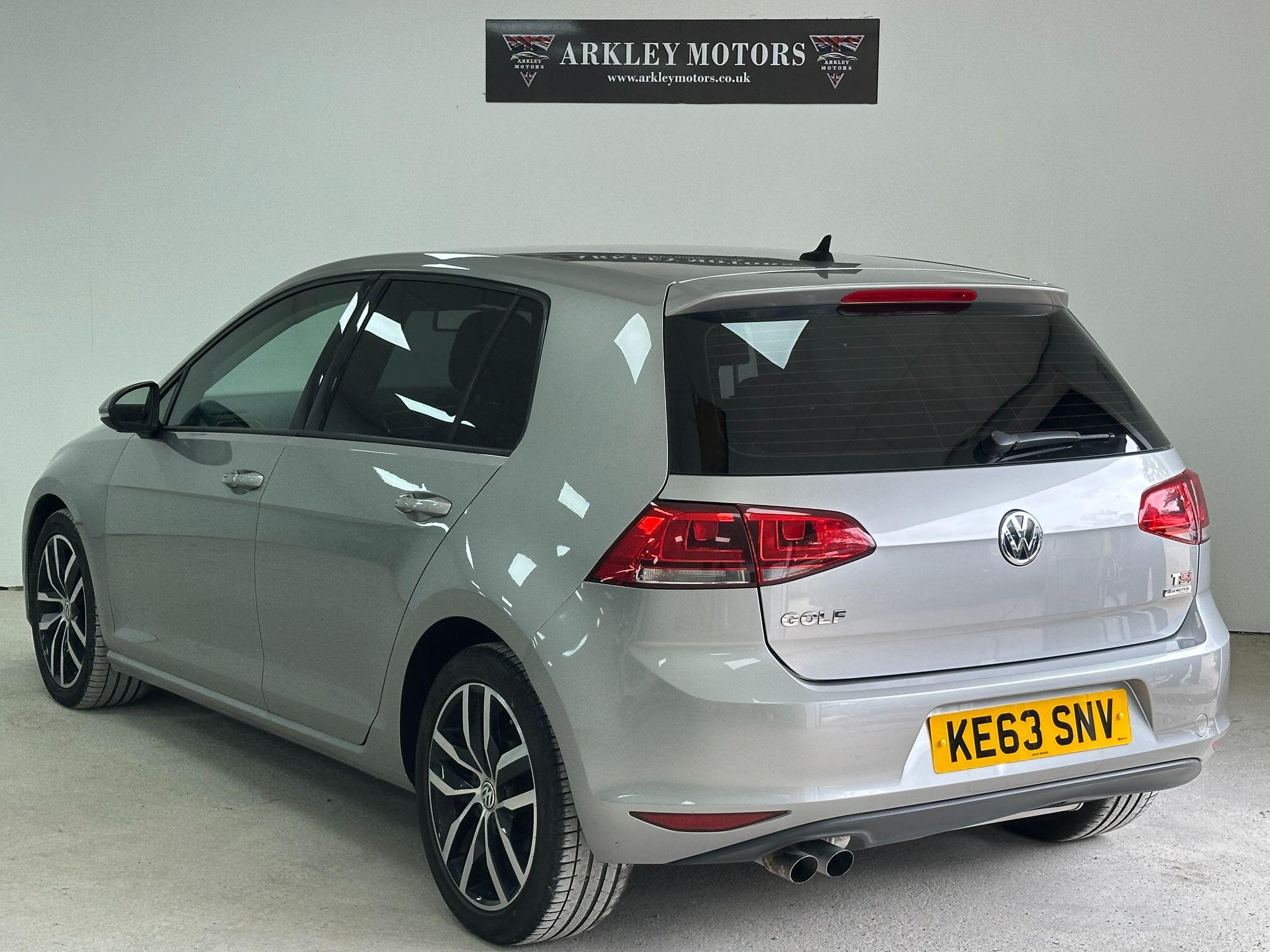 2014 Volkswagen Golf image 11