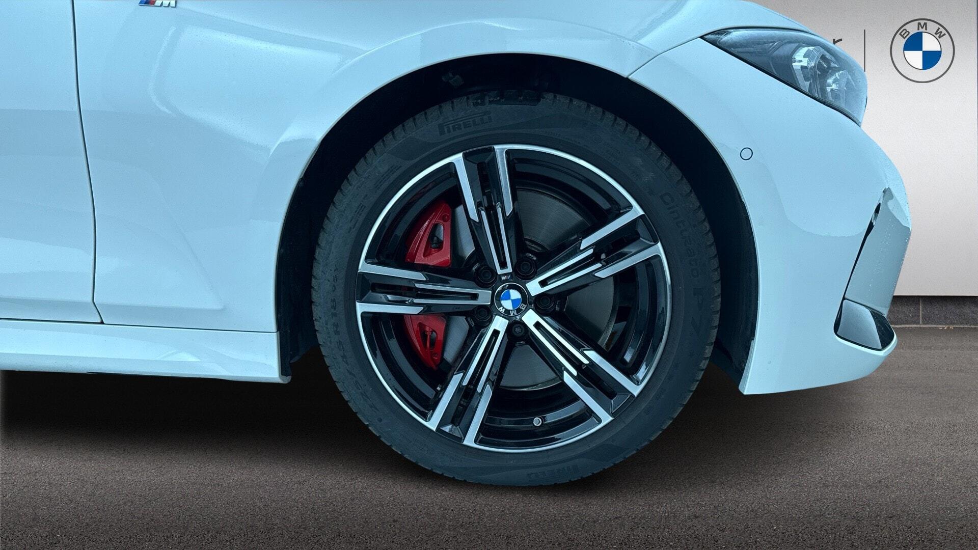 BMW 3 Series view 14