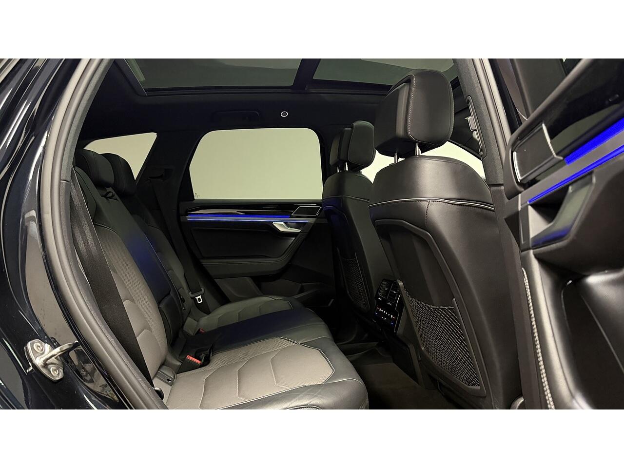 Volkswagen Touareg view 15