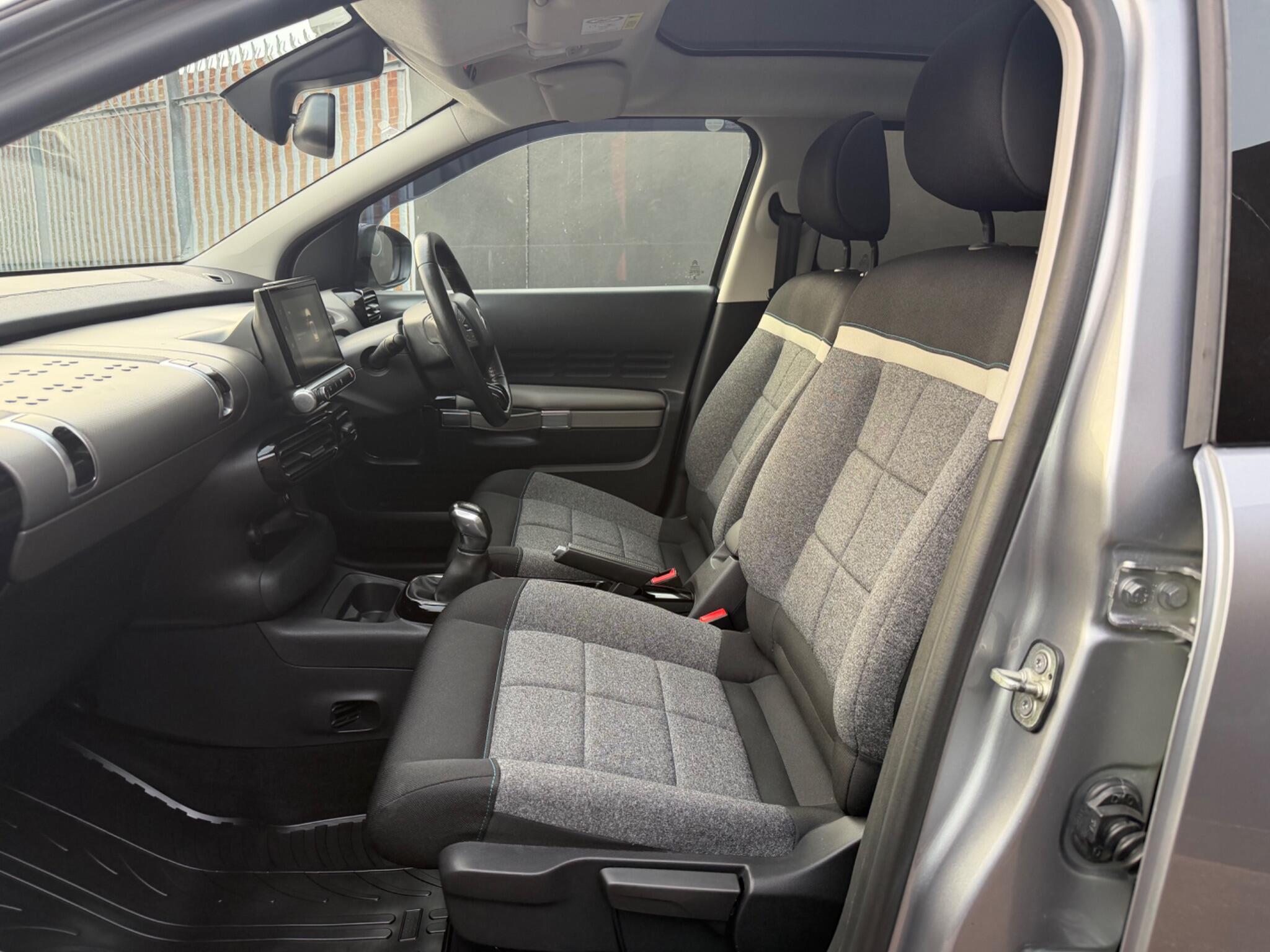 Citroen C4 Cactus view 6