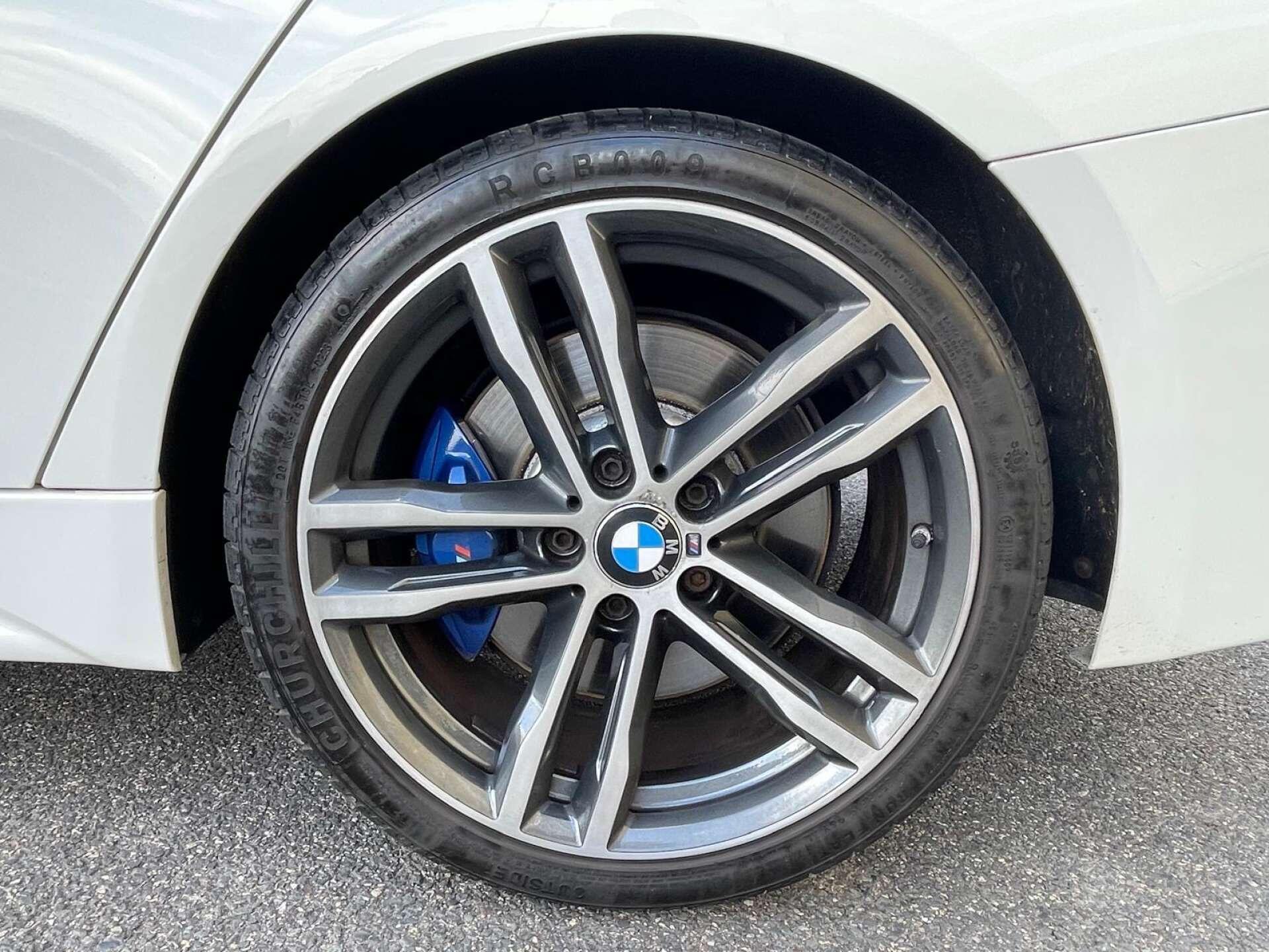 BMW 3 Series view 8