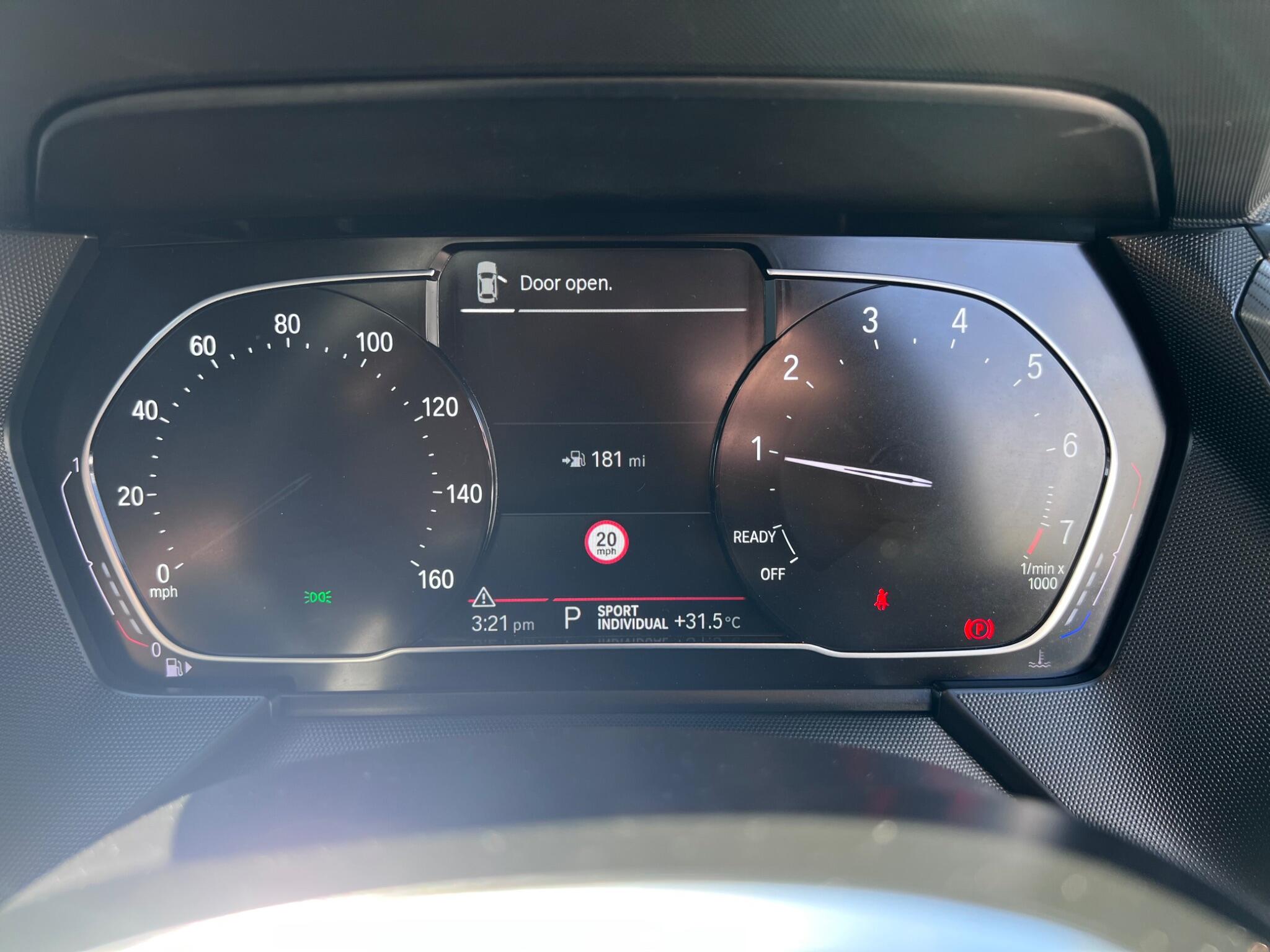 BMW 1 Series view 25