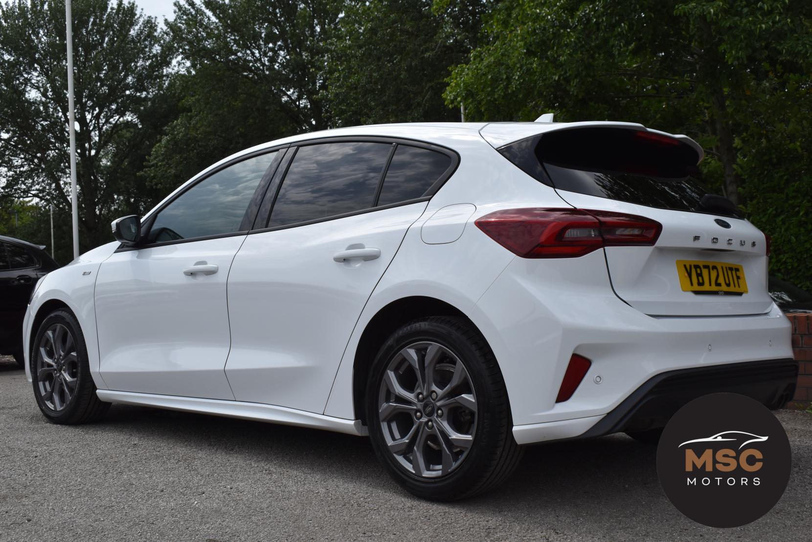 Ford Focus view 12