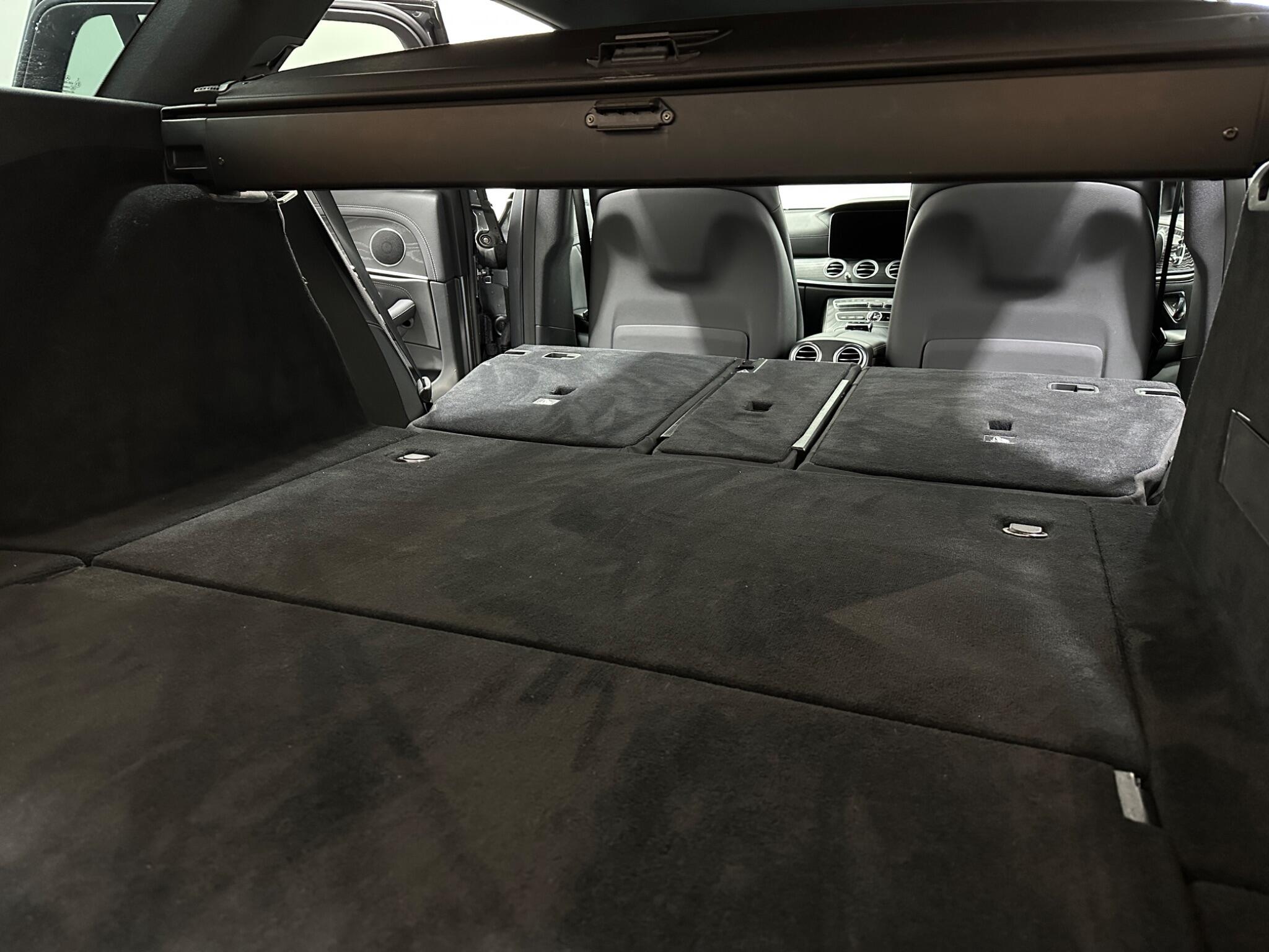 Mercedes-Benz E Class view 47