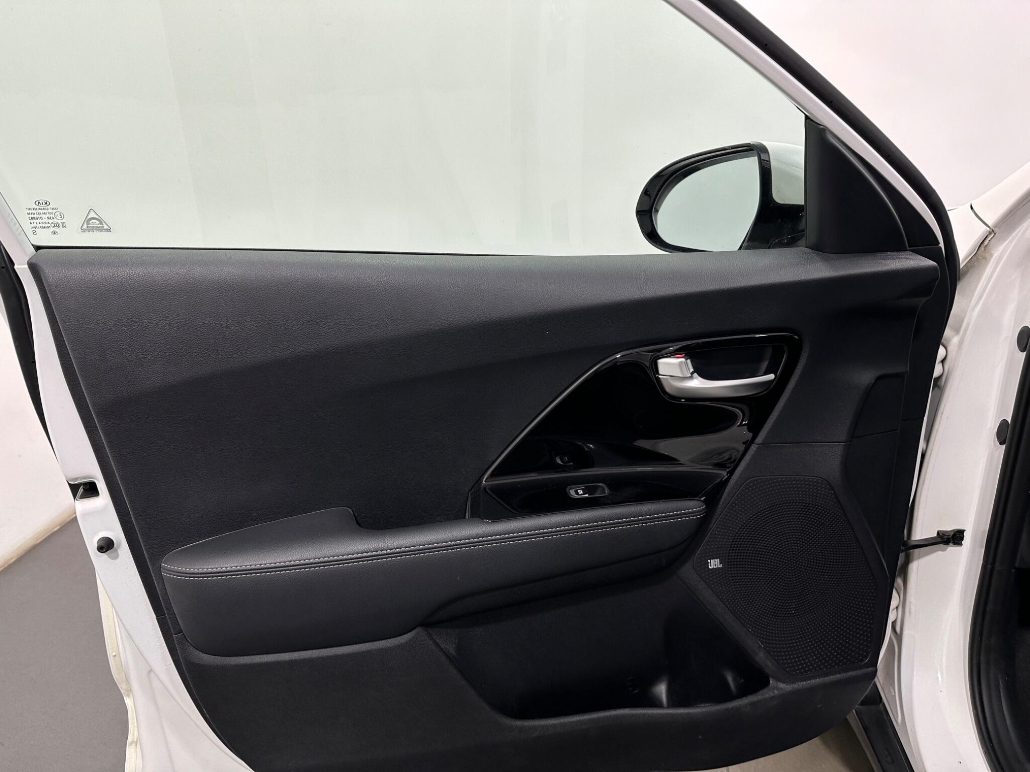 Kia Niro view 37