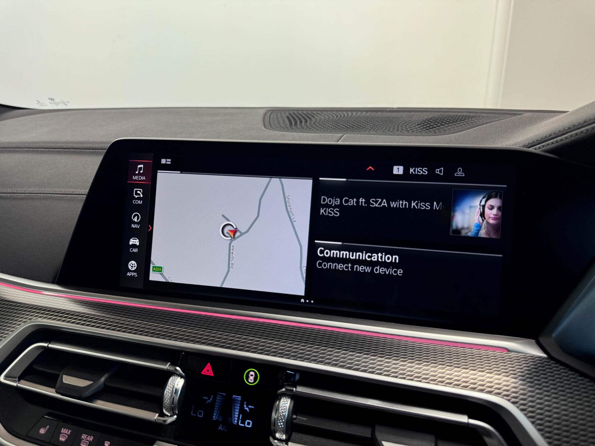 BMW X6 view 11