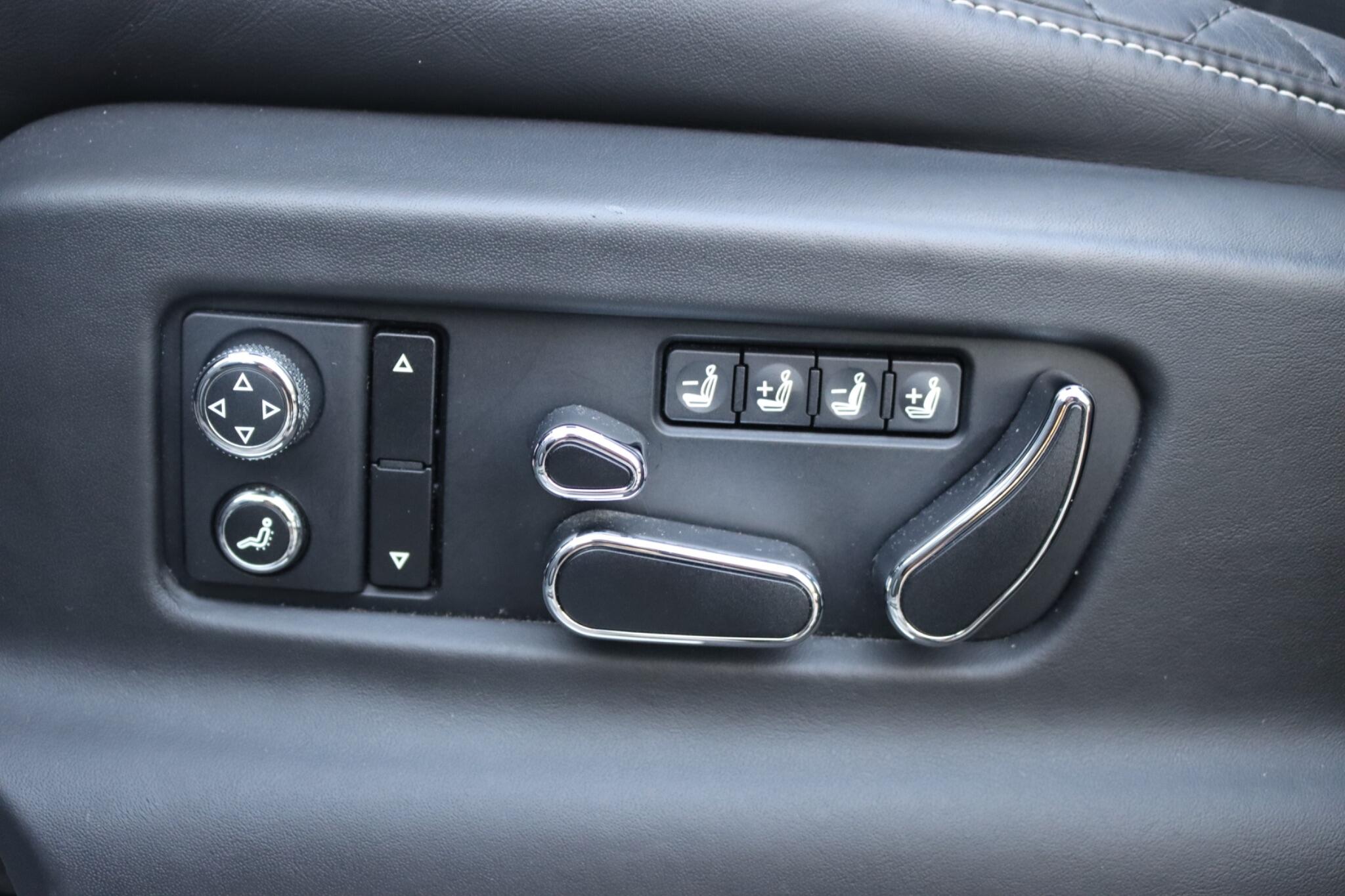 Bentley Bentayga view 36