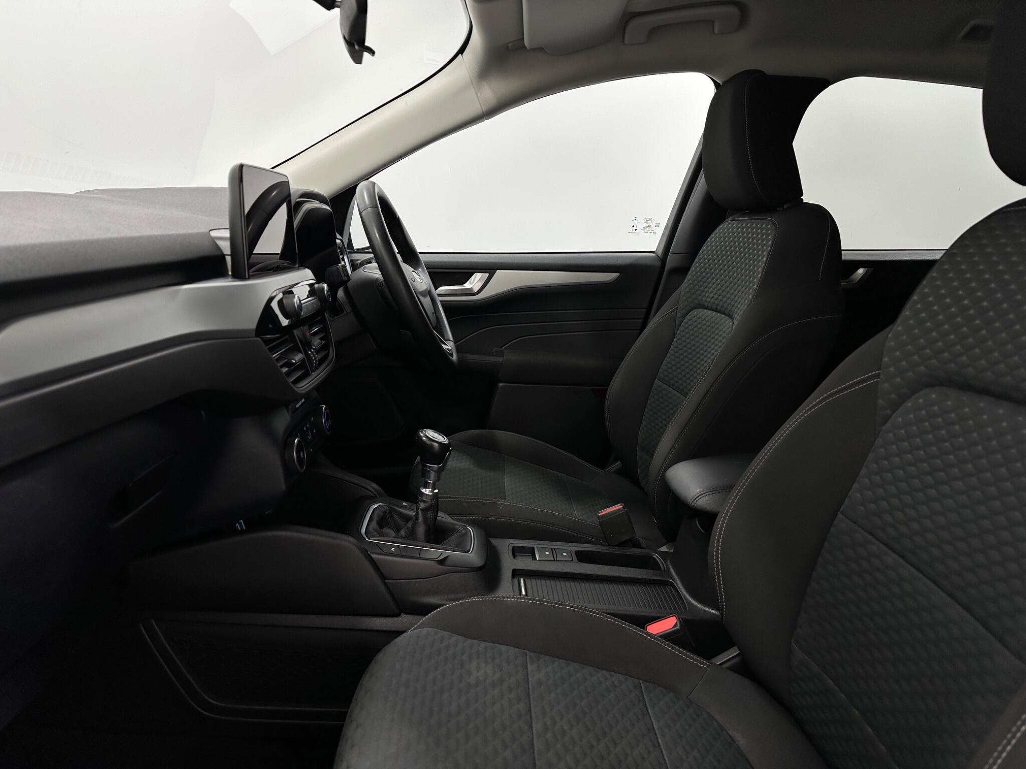 Ford Kuga view 34