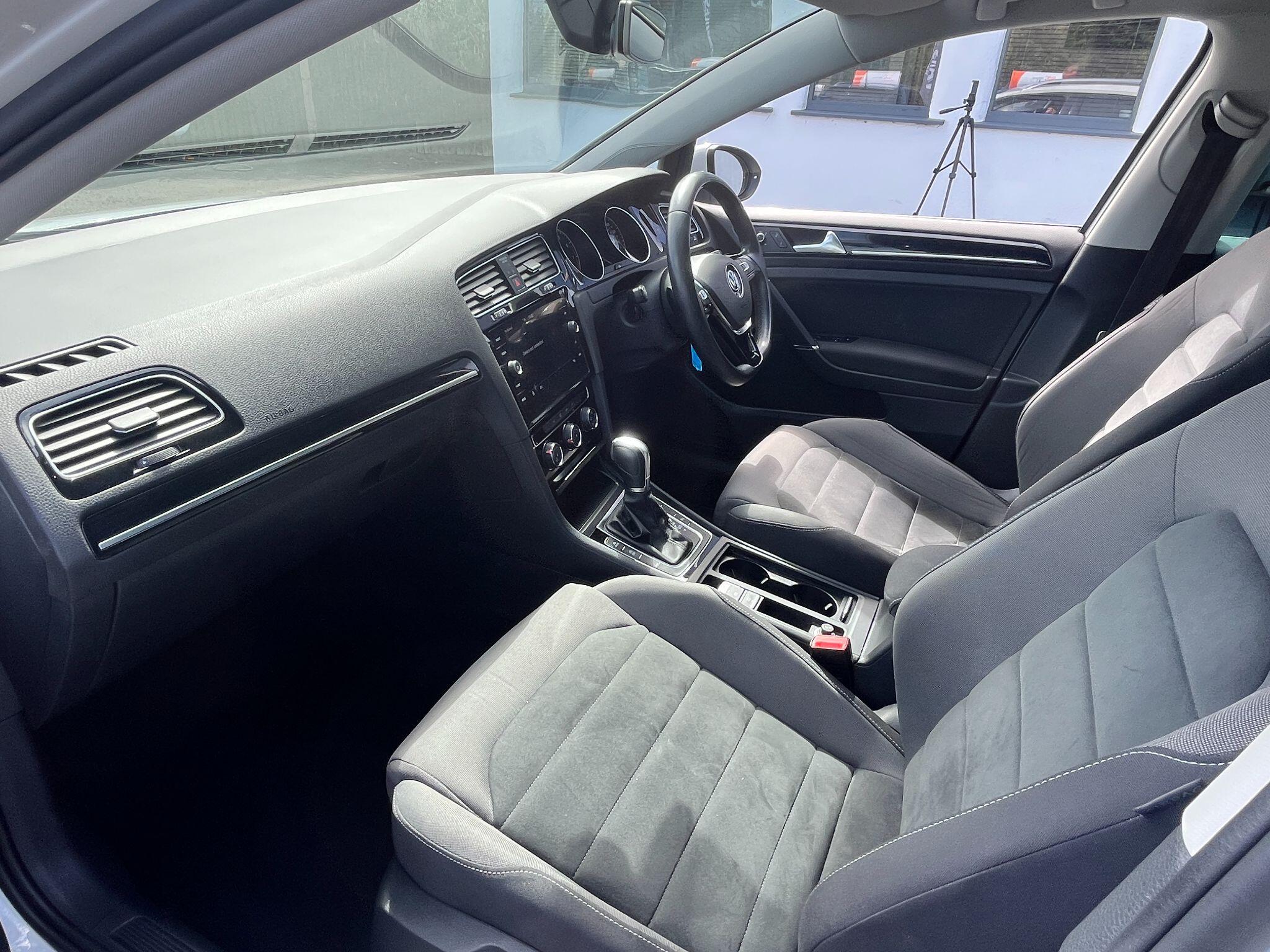 Volkswagen Golf view 25