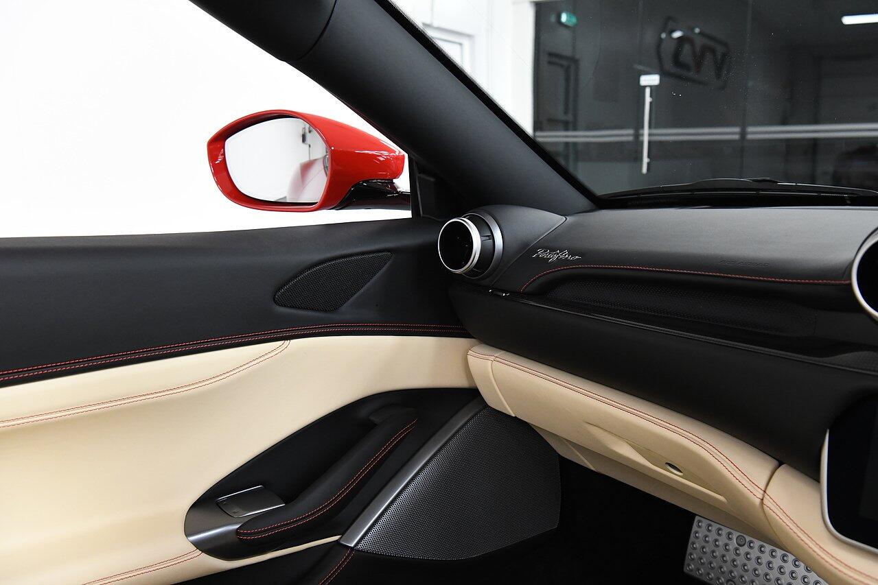 Ferrari Portofino view 14