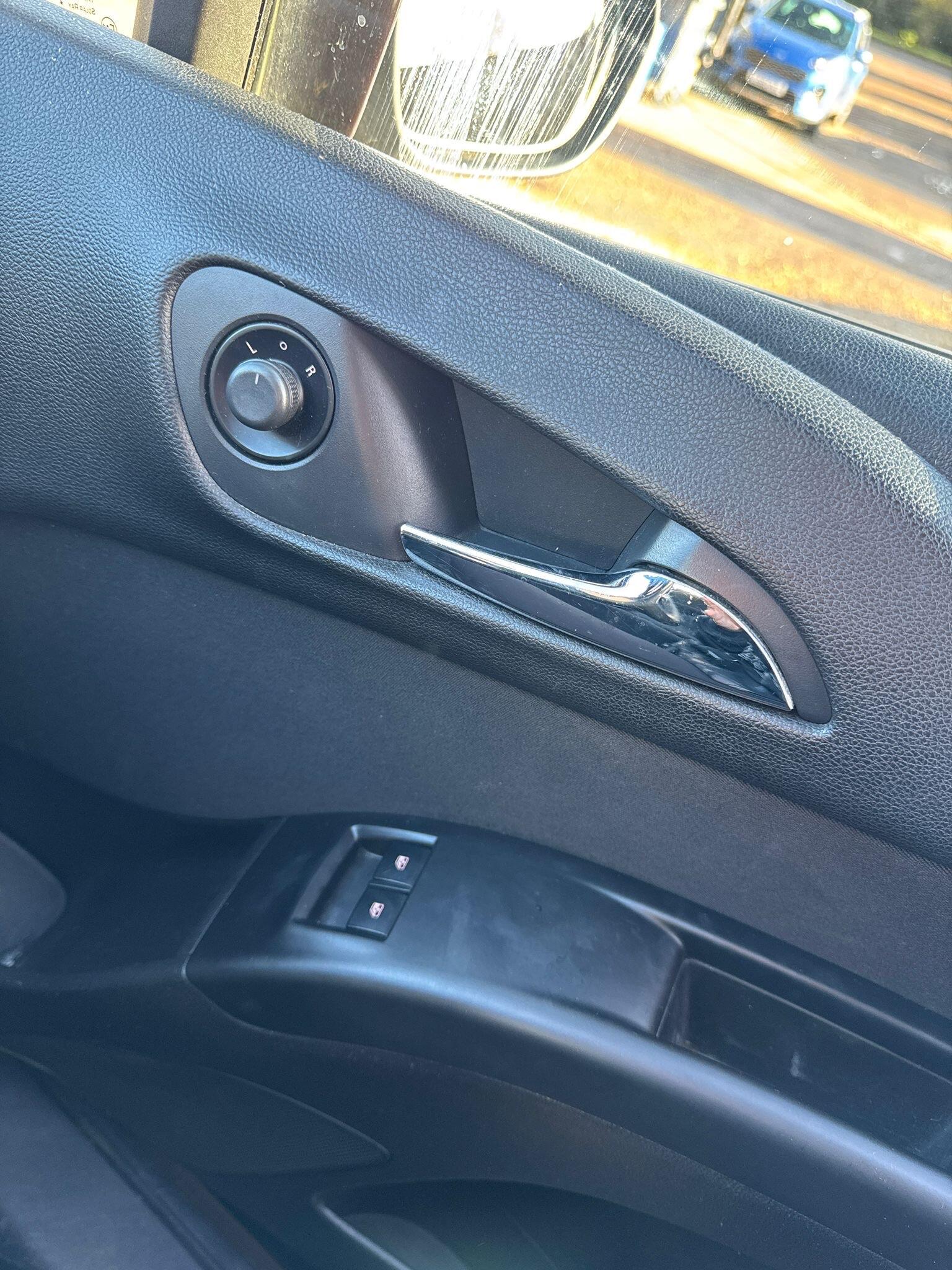 2011 Vauxhall Meriva 1.4T 16V Exclusiv Euro 5 5dr • 70,000 miles image 13