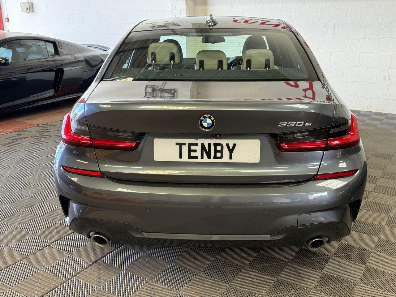 BMW 3 Series view 8