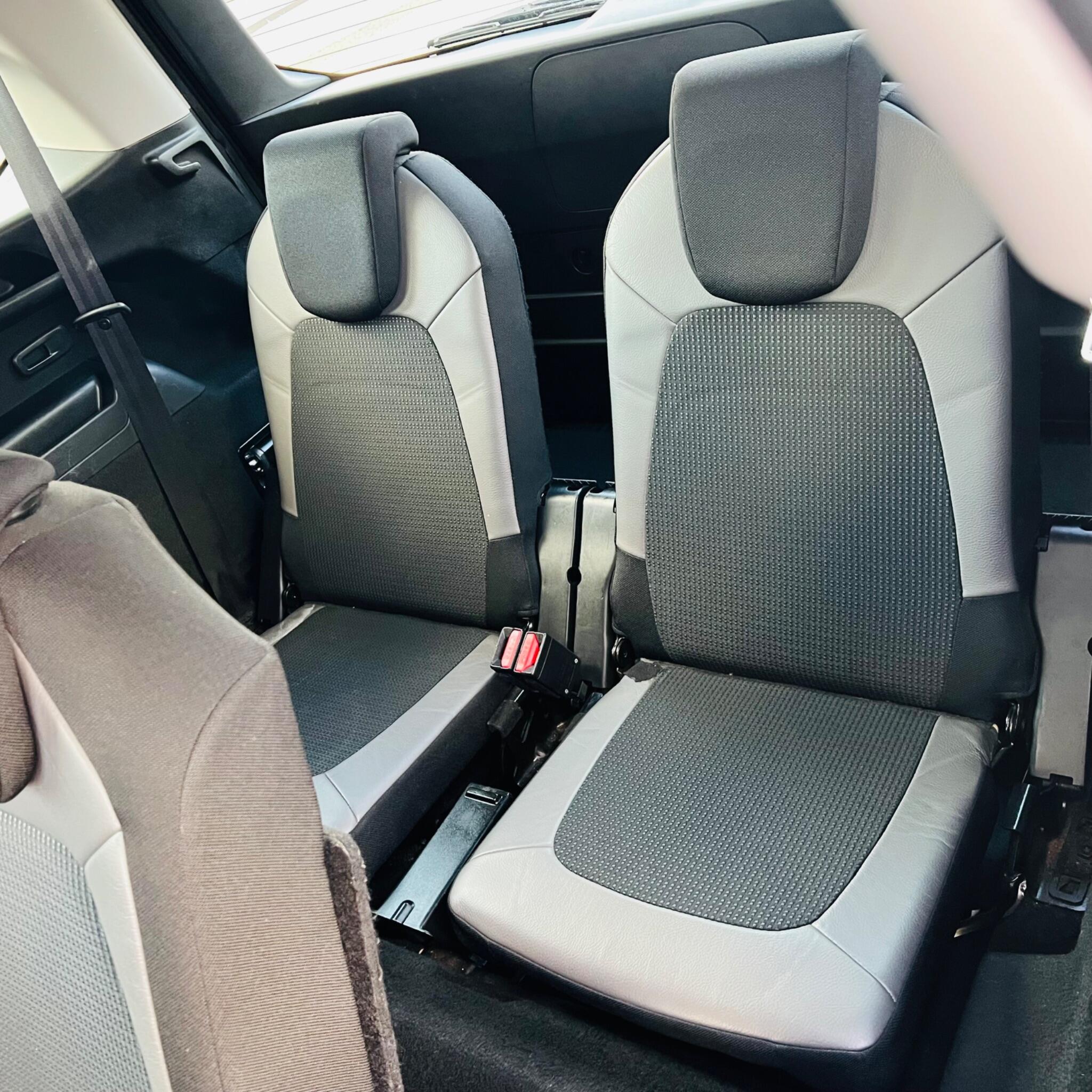 Citroen Grand C4 Picasso view 19