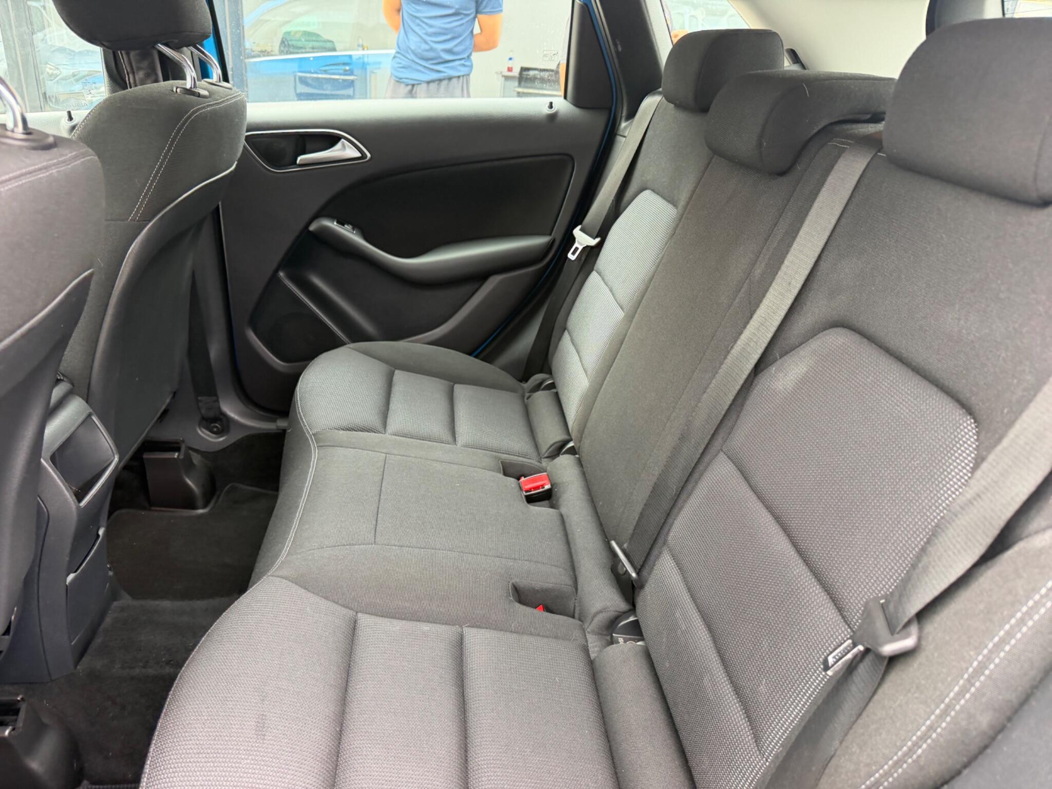 Mercedes-Benz B-Class view 25