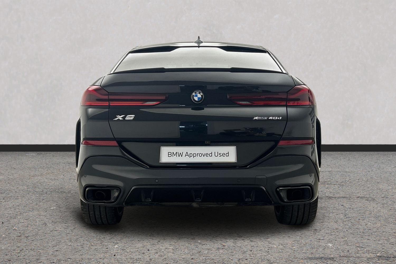 BMW X6 view 16
