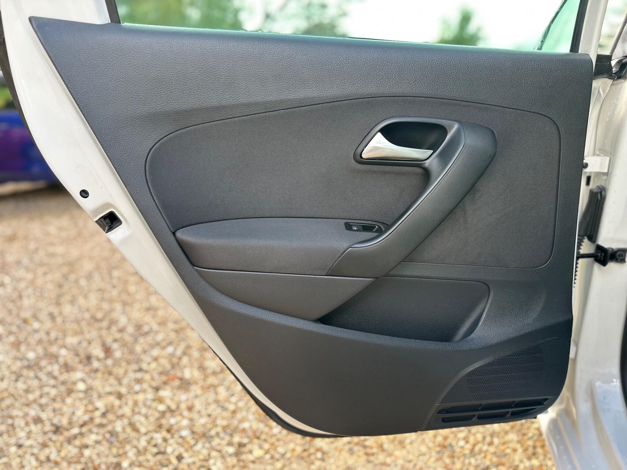 Volkswagen Polo view 52