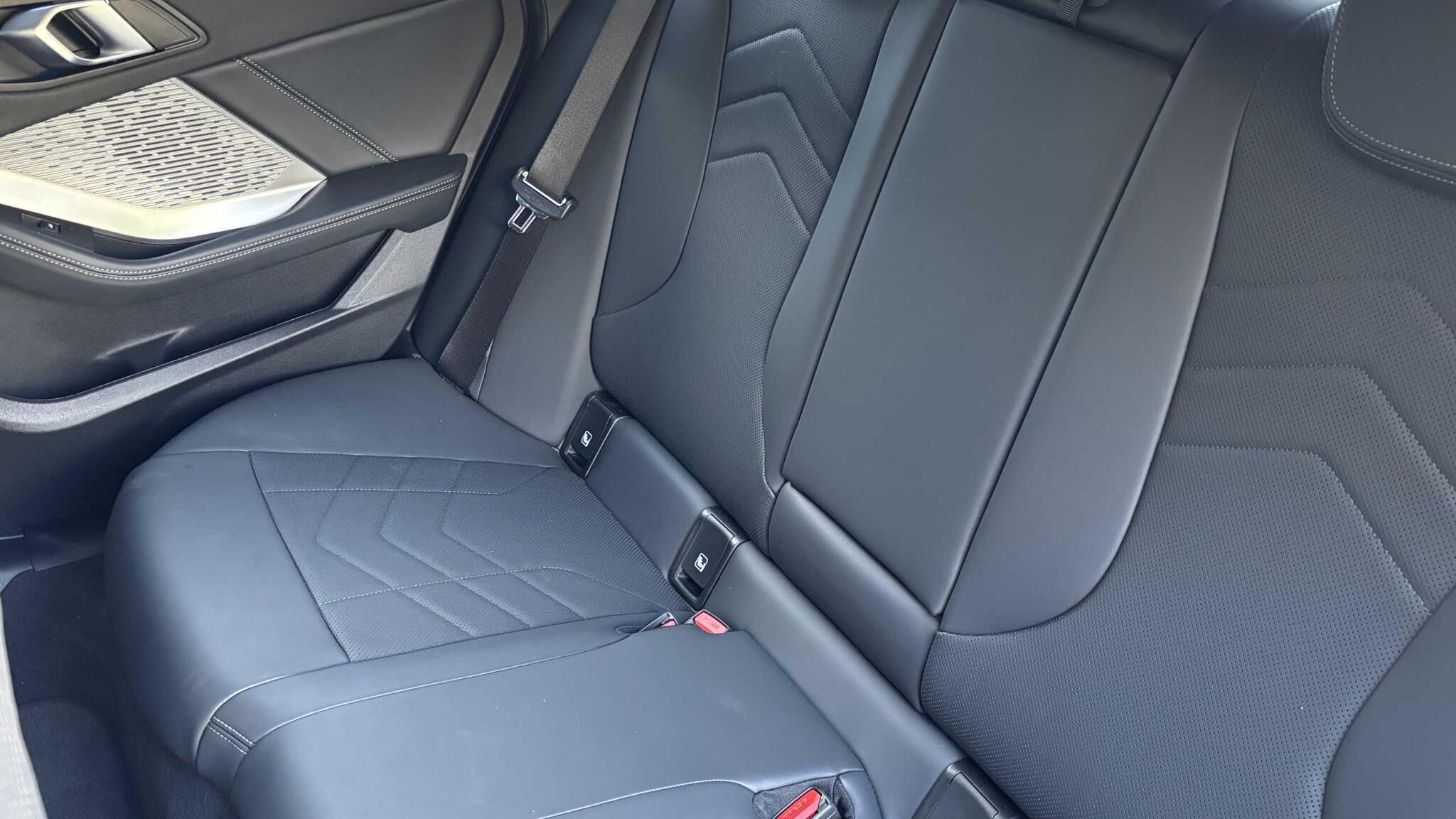 BMW 2 Series view 13