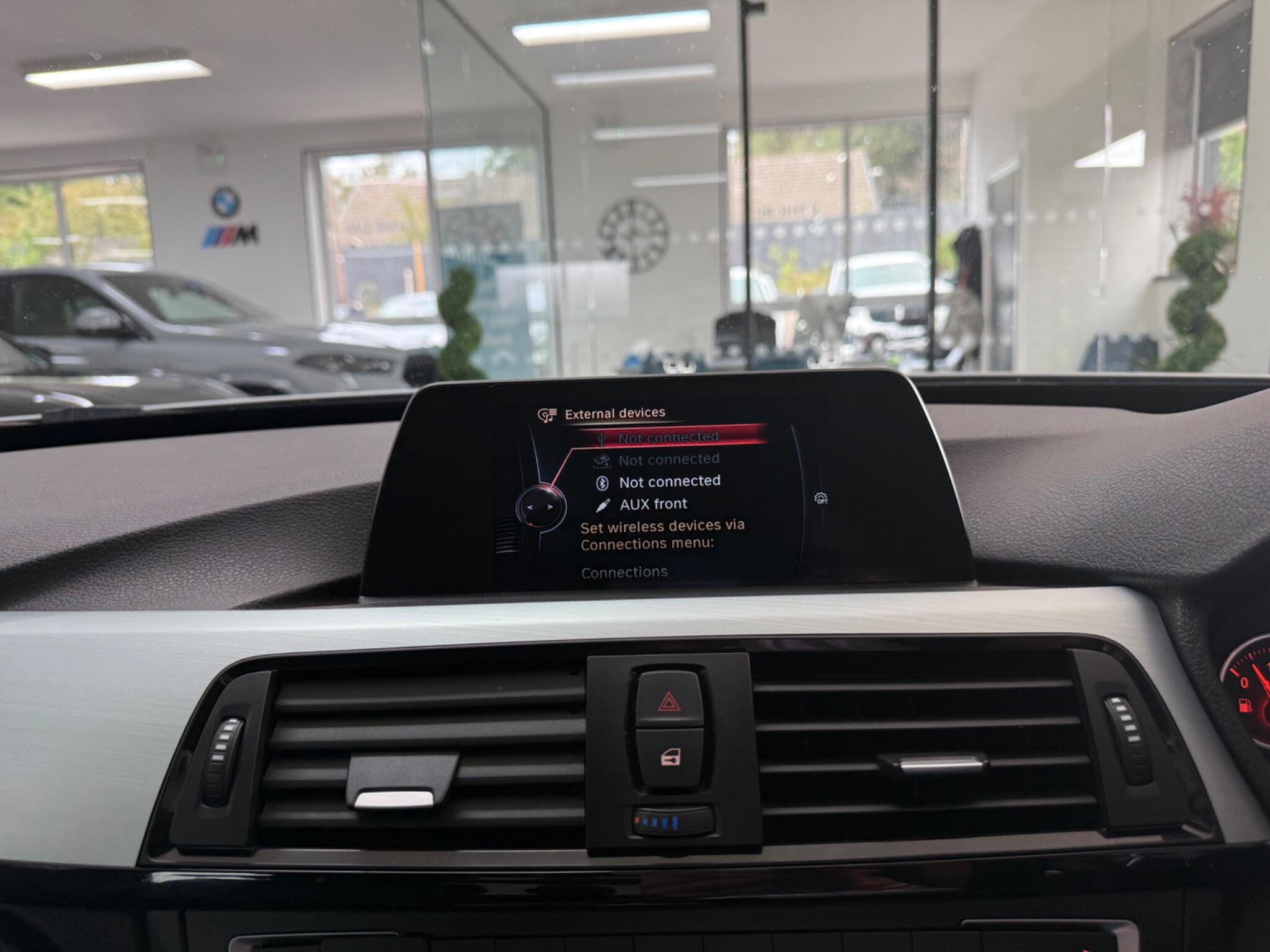 BMW 3 Series view 18