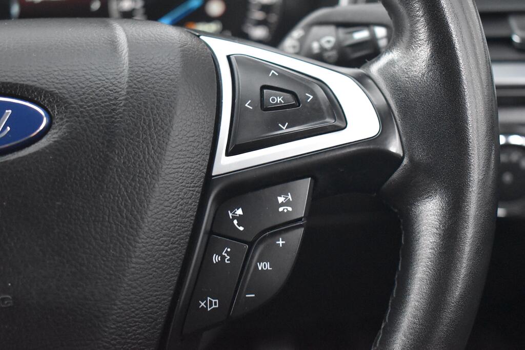 Ford Mondeo view 58