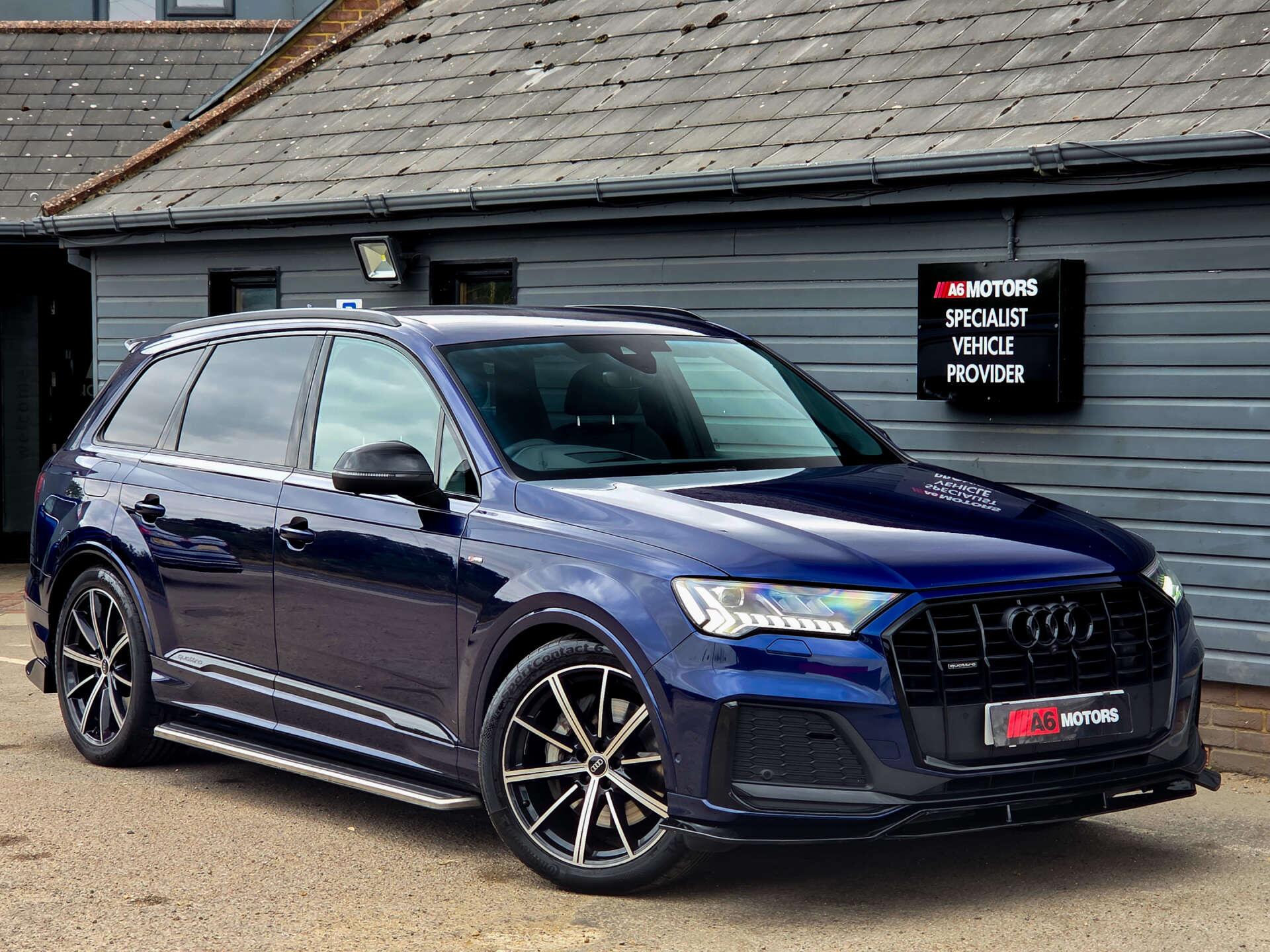 Audi Q7 view 2