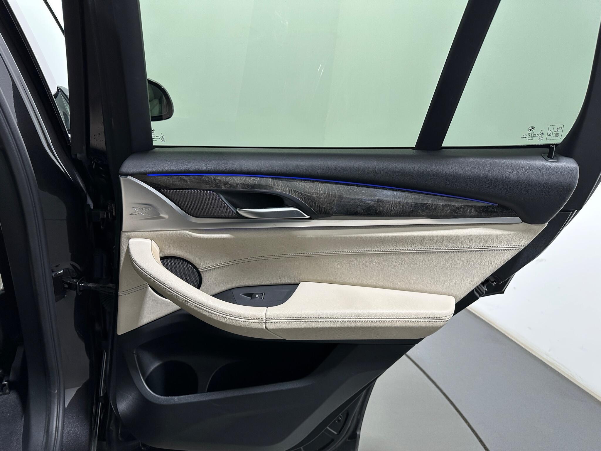 BMW X3 view 45