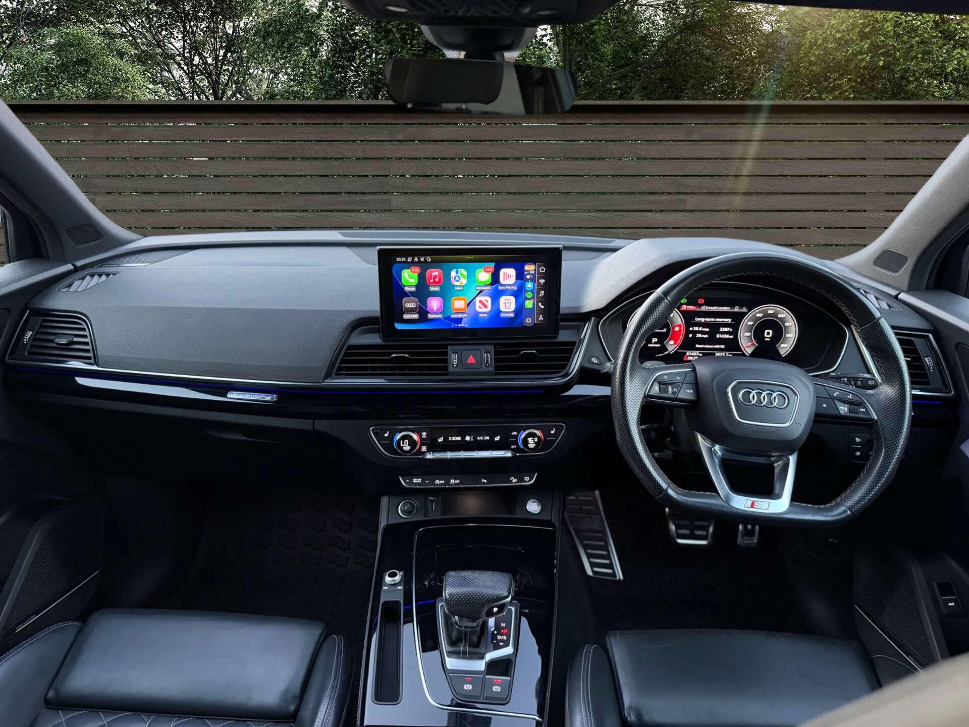 Audi Q5 view 4