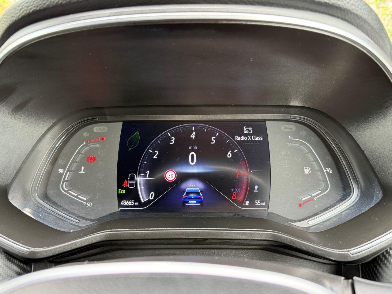 Renault Clio view 24