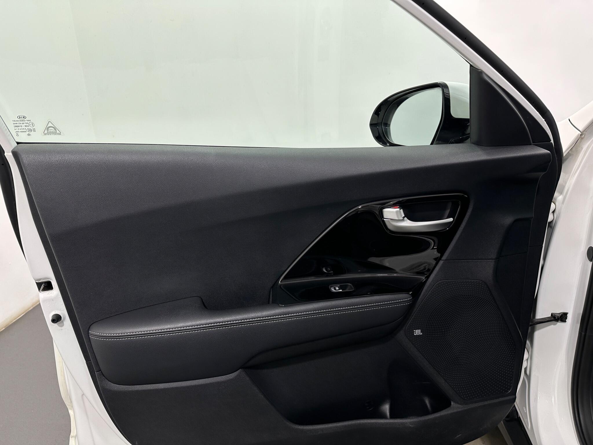Kia Niro view 37