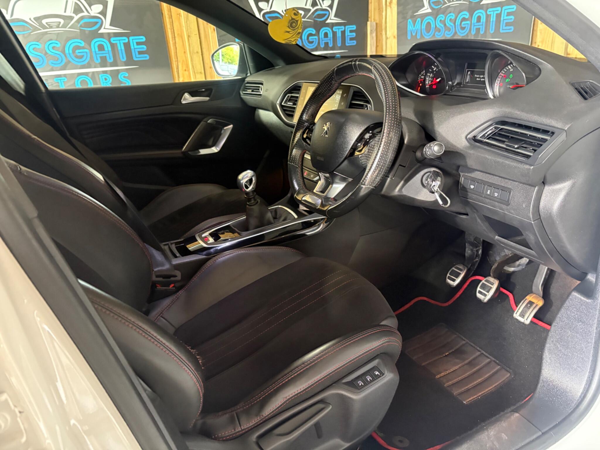 Peugeot 308 view 12