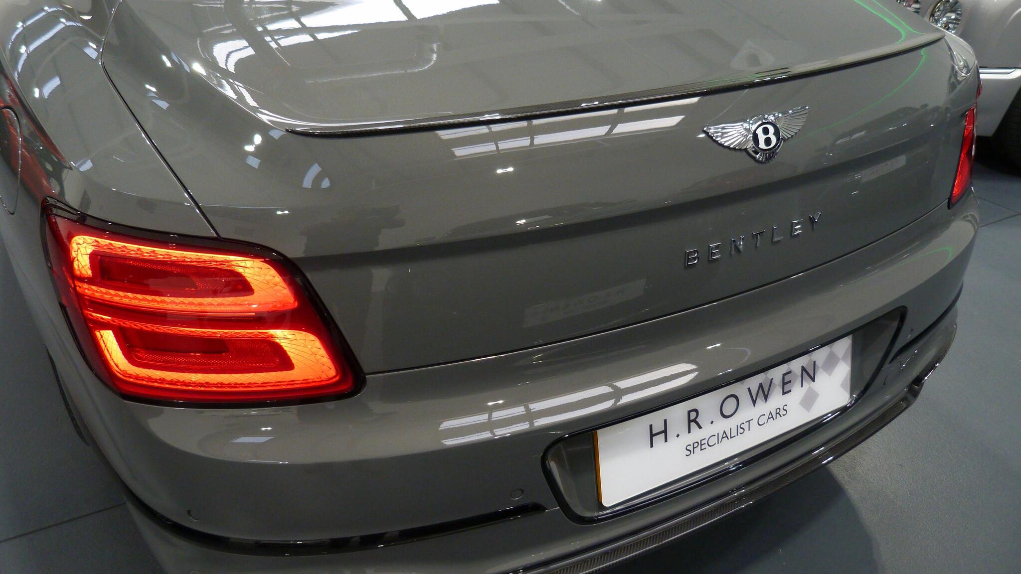 Bentley Flying Spur view 51