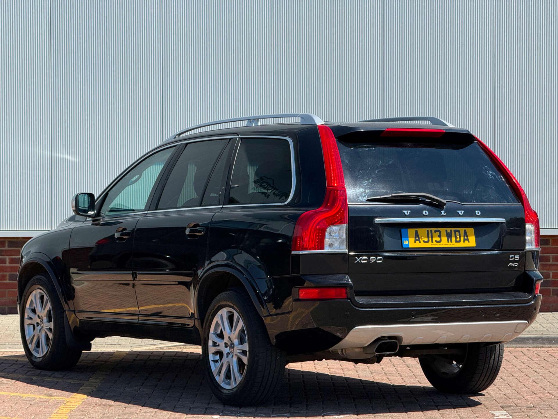 Volvo XC90 view 4