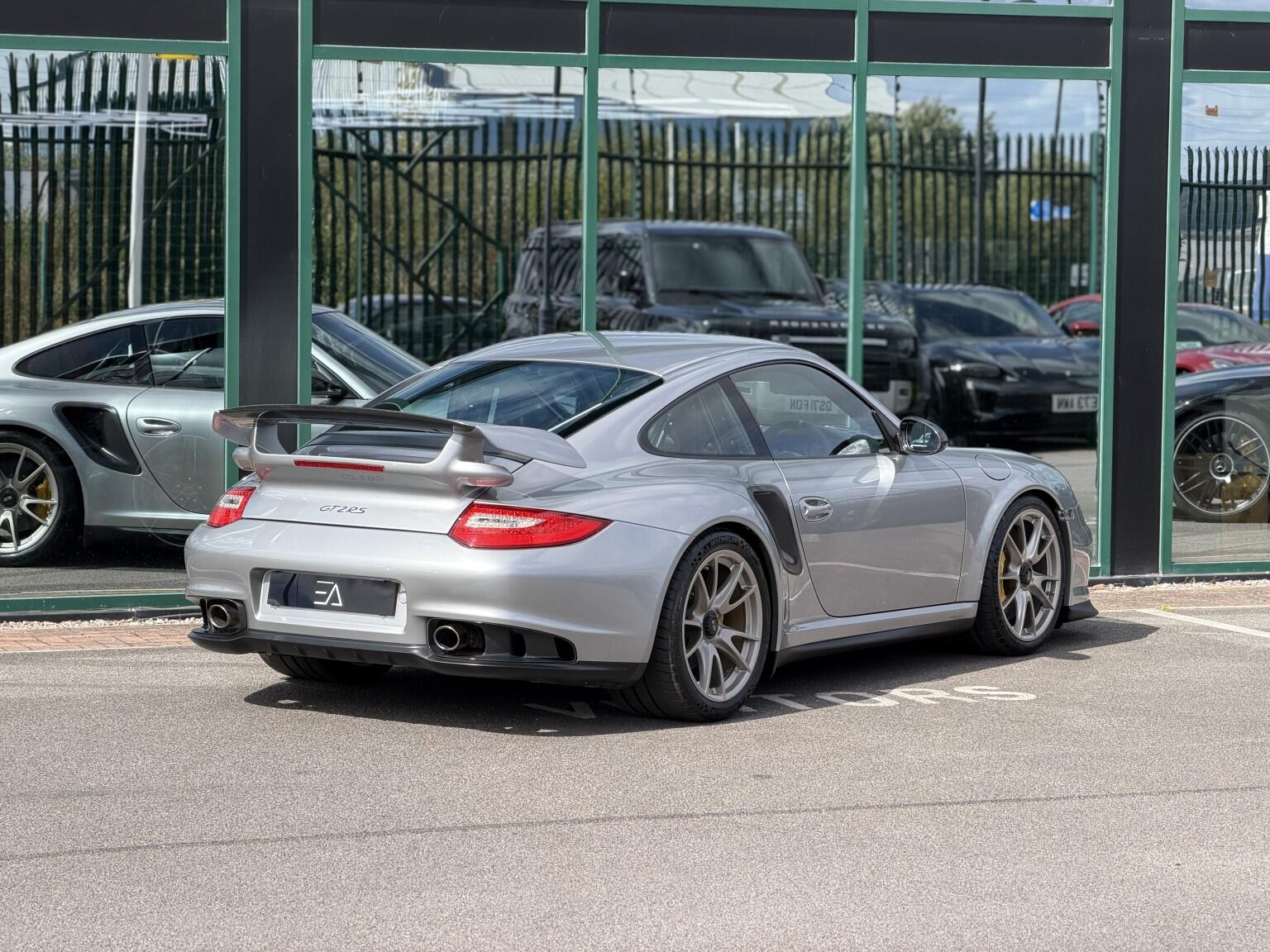 Porsche 911 view 42