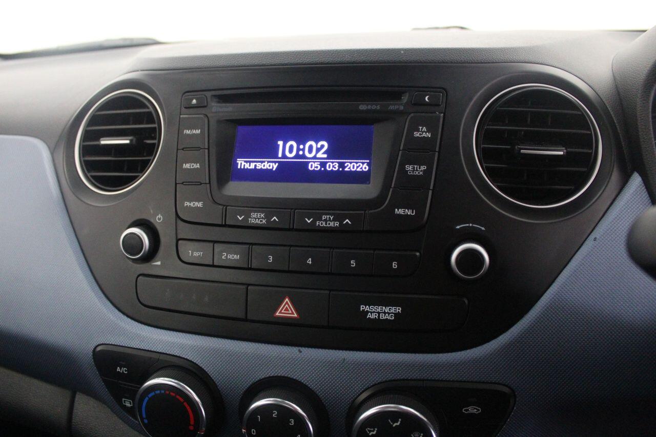 Hyundai i10 view 32