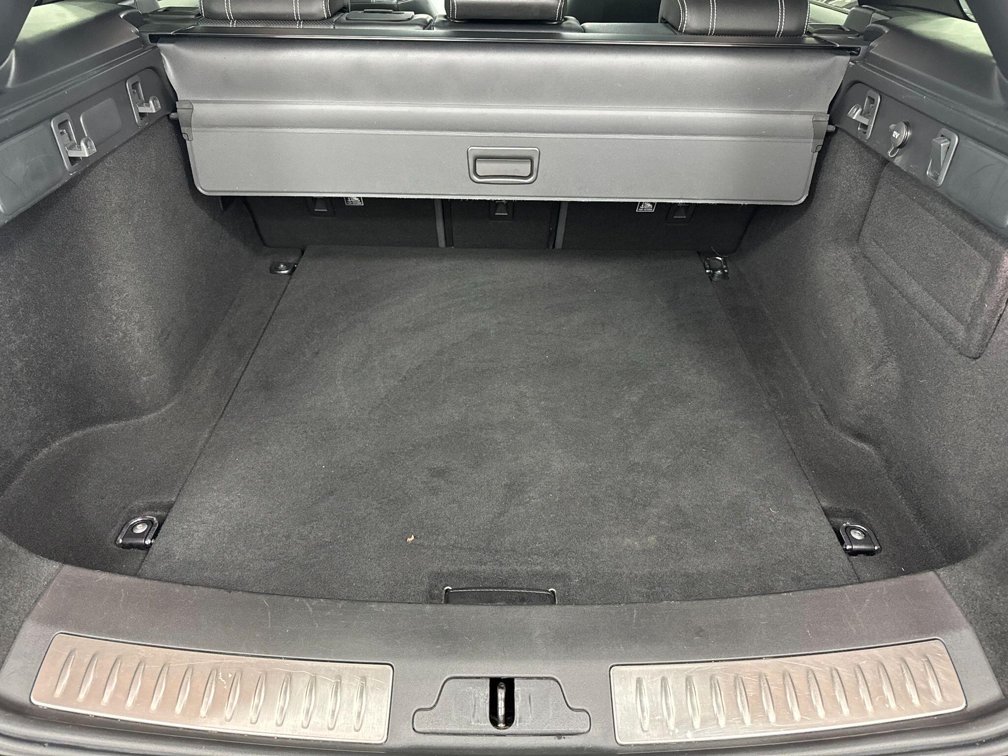 Land Rover Range Rover Velar view 48