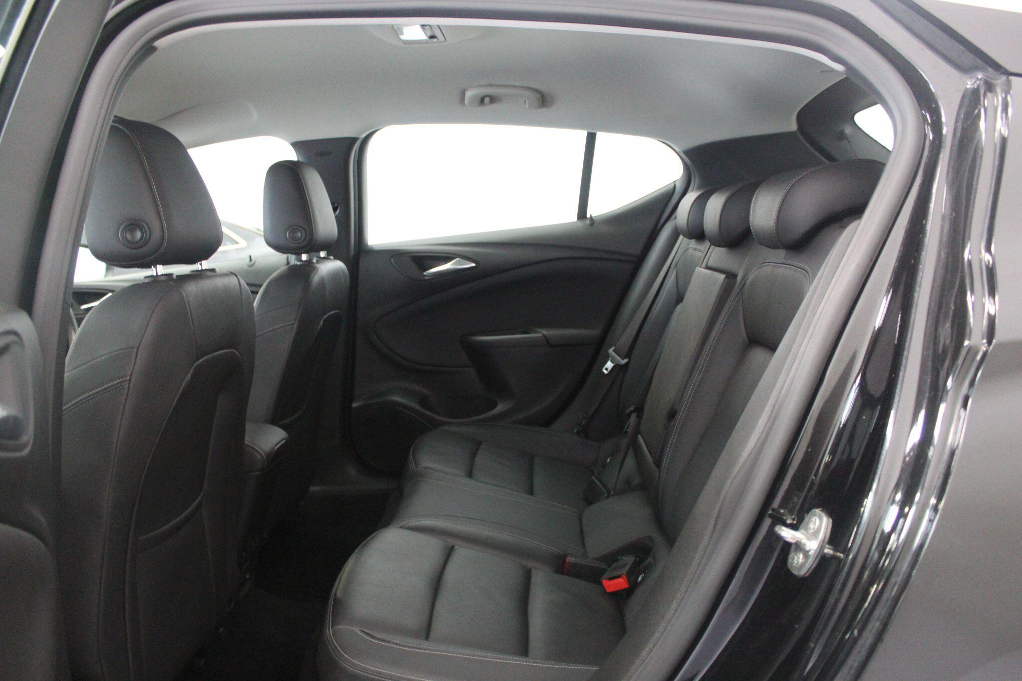 Vauxhall Astra view 48