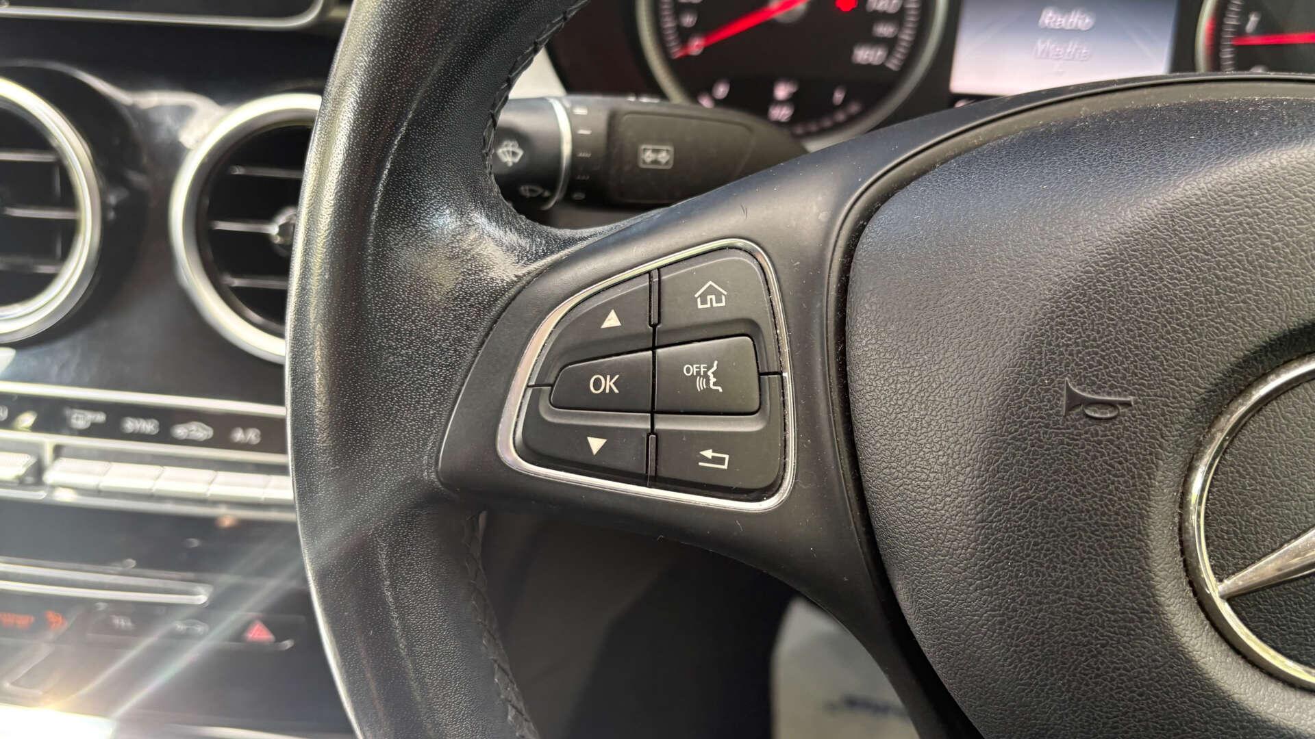 Mercedes-Benz C-Class view 16