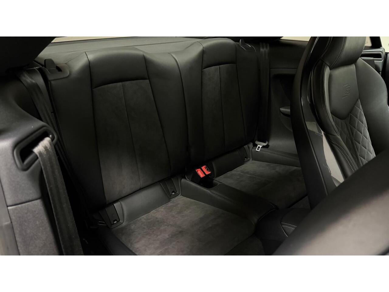 Audi TT view 26